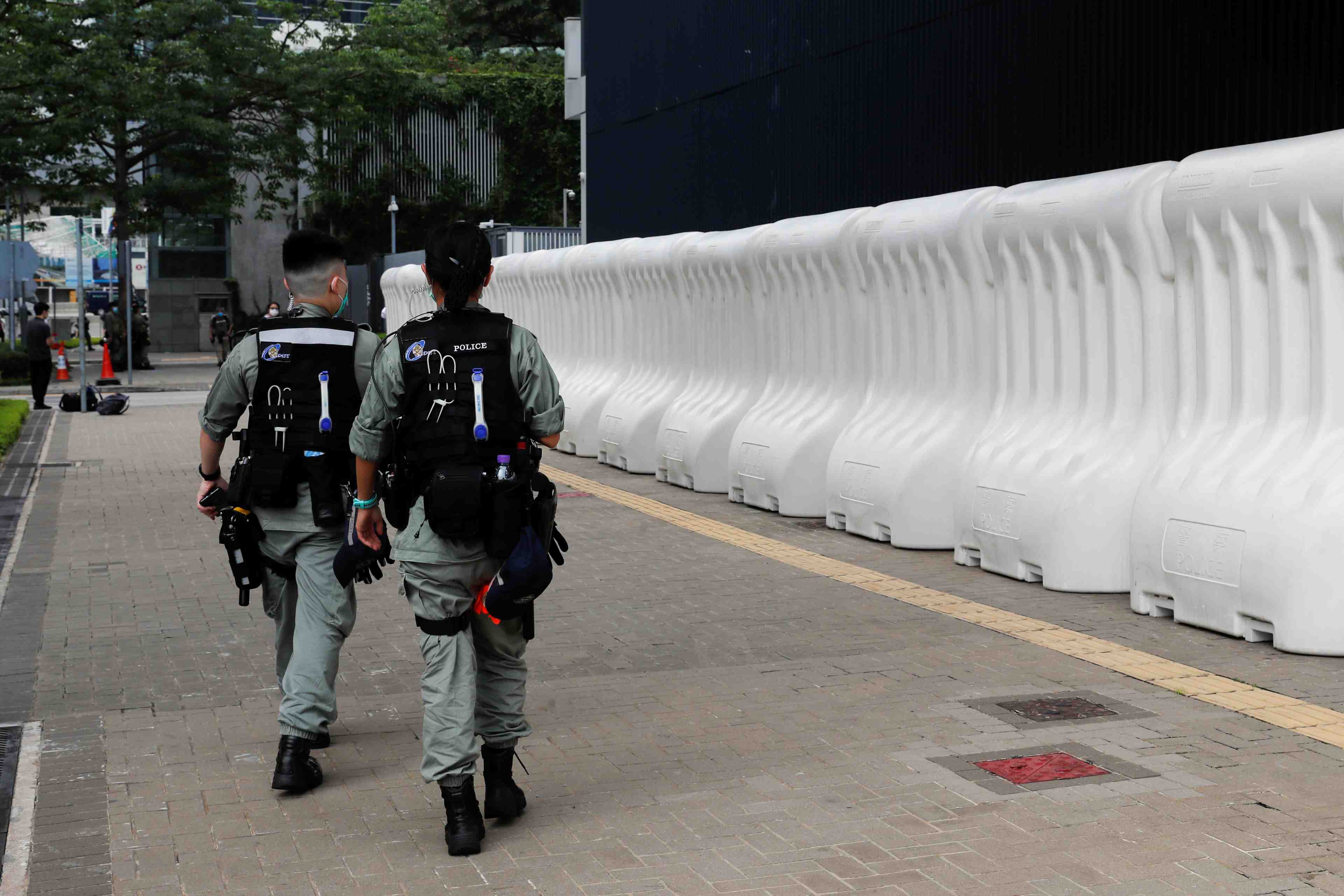 Hong kong: la police anti-emeute deployee autour du parlement