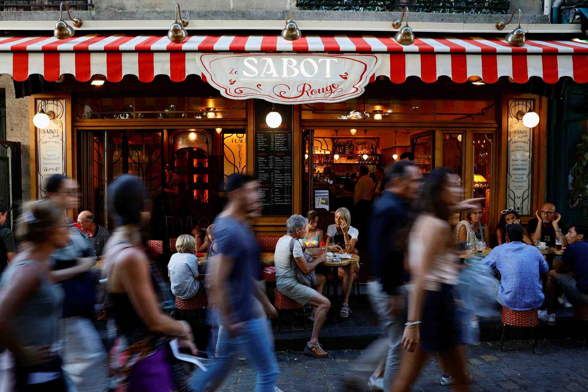 France: la banque de france table sur un ralentissement de la croissance au troi-sieme trimestre, a 0,3%
