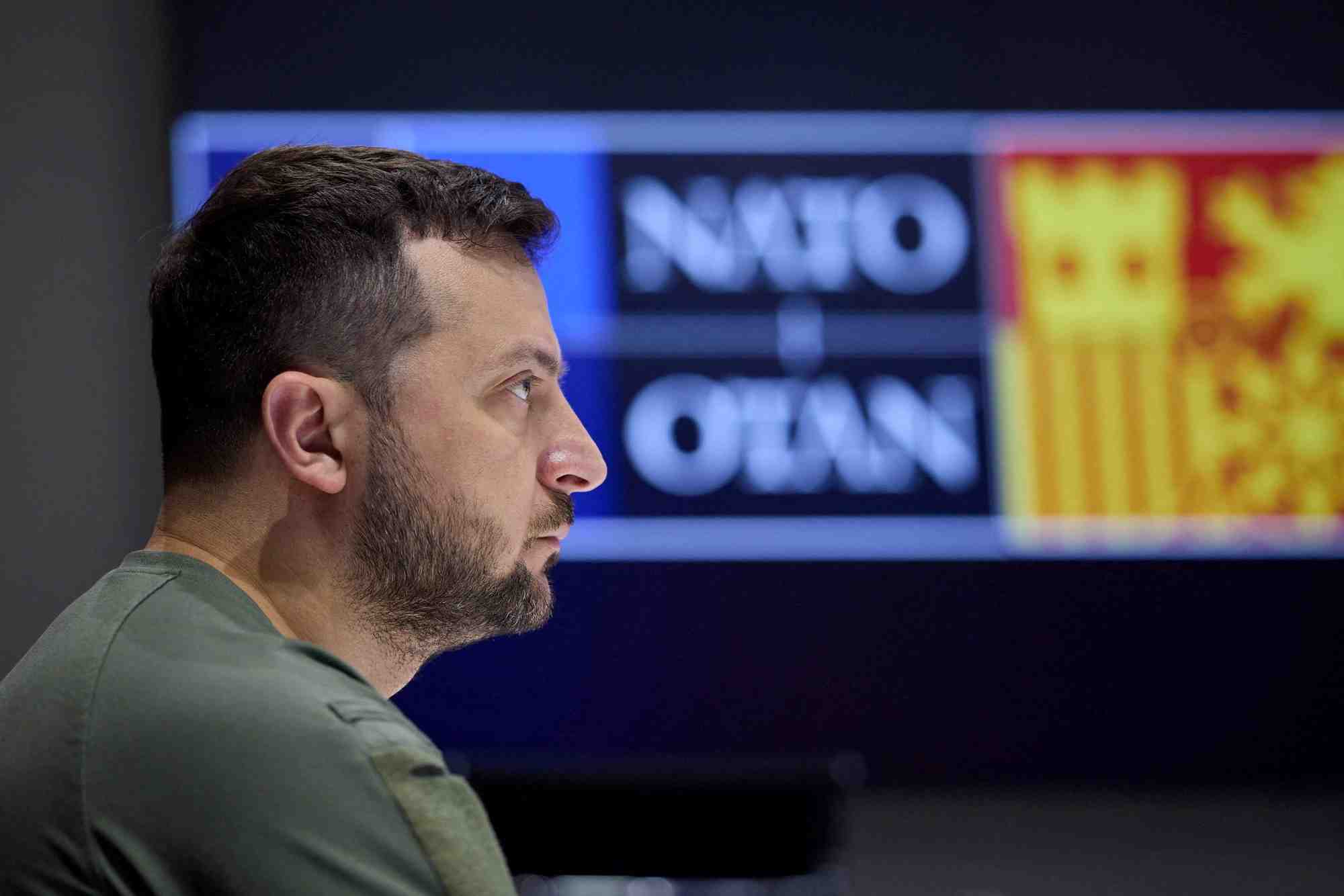 Le president de l'ukraine, volodimir zelensky, assiste au sommet de l'otan par liaison video, a kiev
