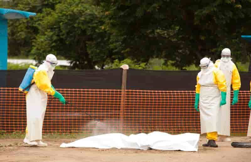 A Monrovia, la peur d'Ebola freine la lutte contre le virus