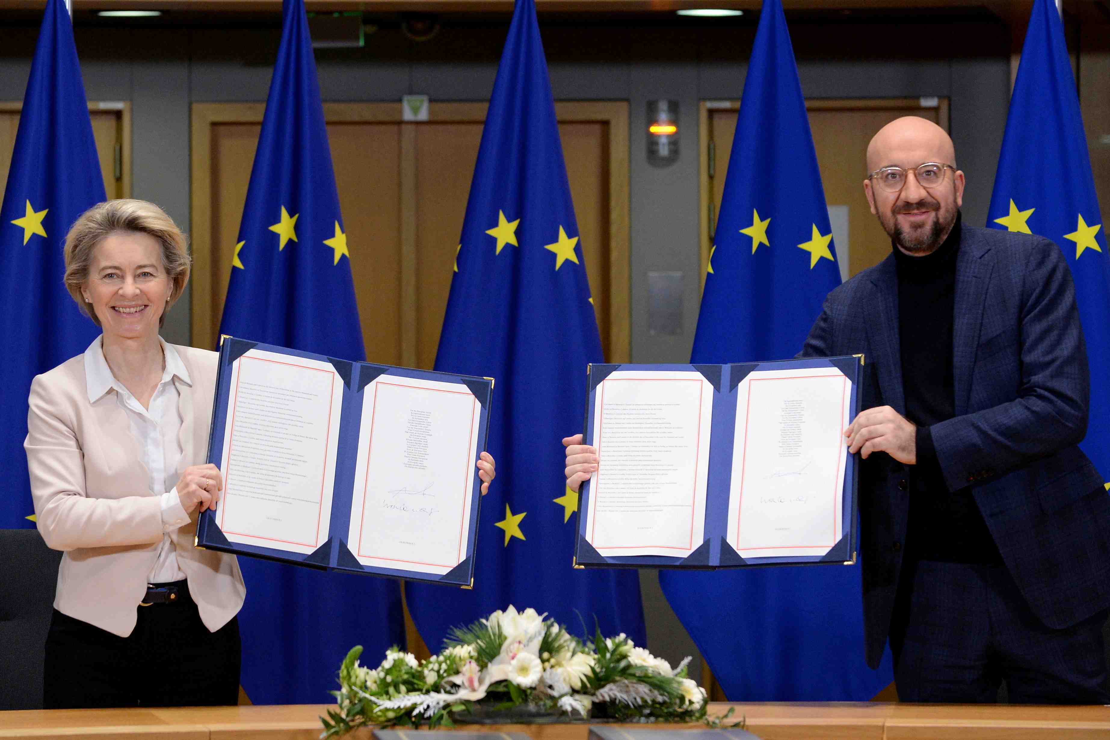 Les dirigeants europeens signent l'accord conclu avec le royaume-uni