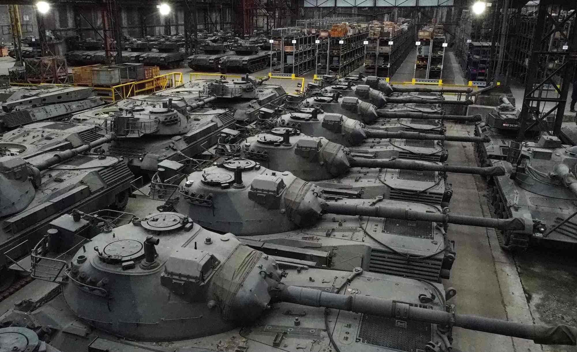 Un hangar de chars leopard 1