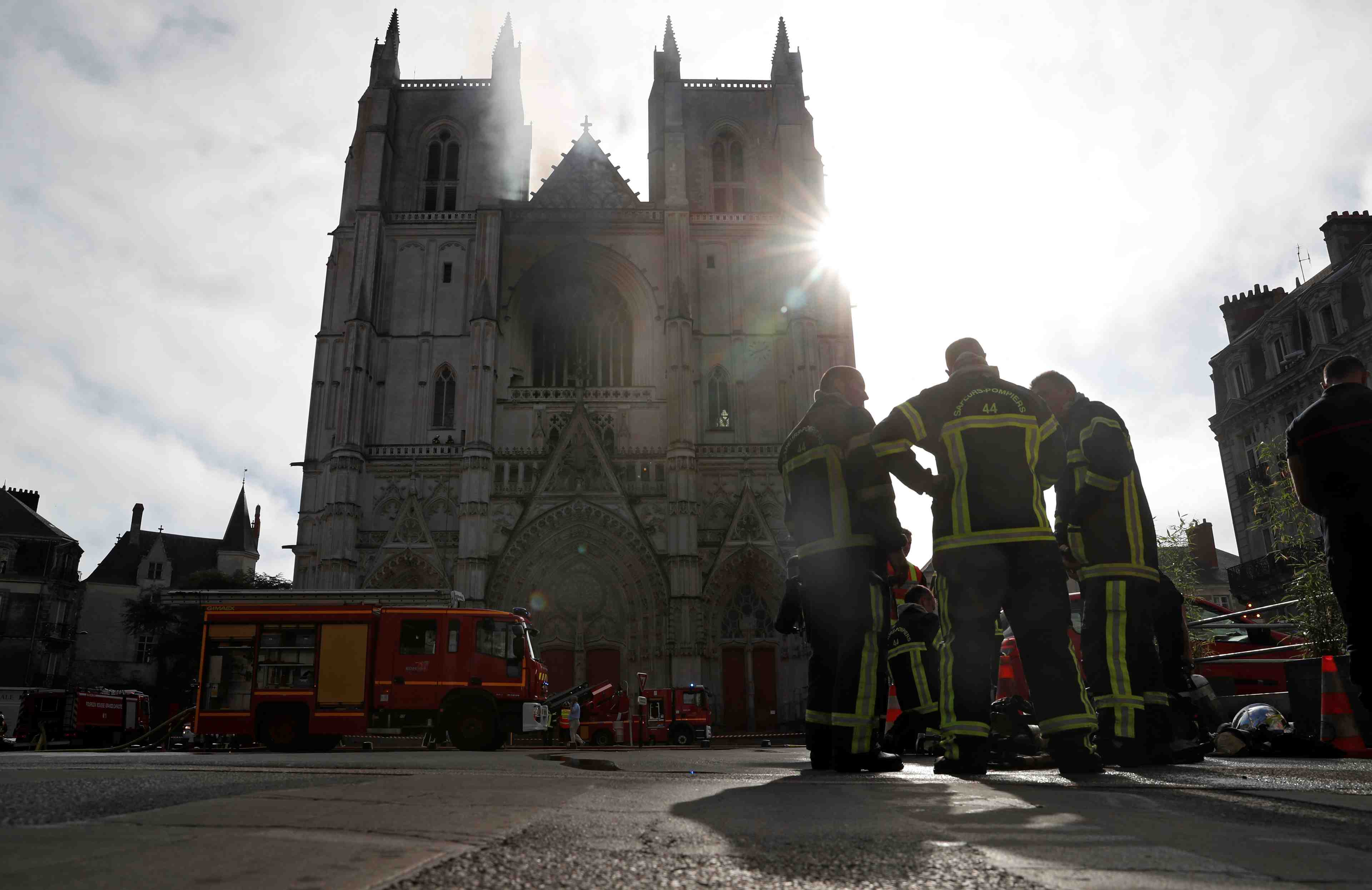 Incendie de nantes: le parquet requiert le placement en detention du benevole du diocese