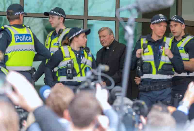 Premiere comparution pour le cardinal george pell en australie