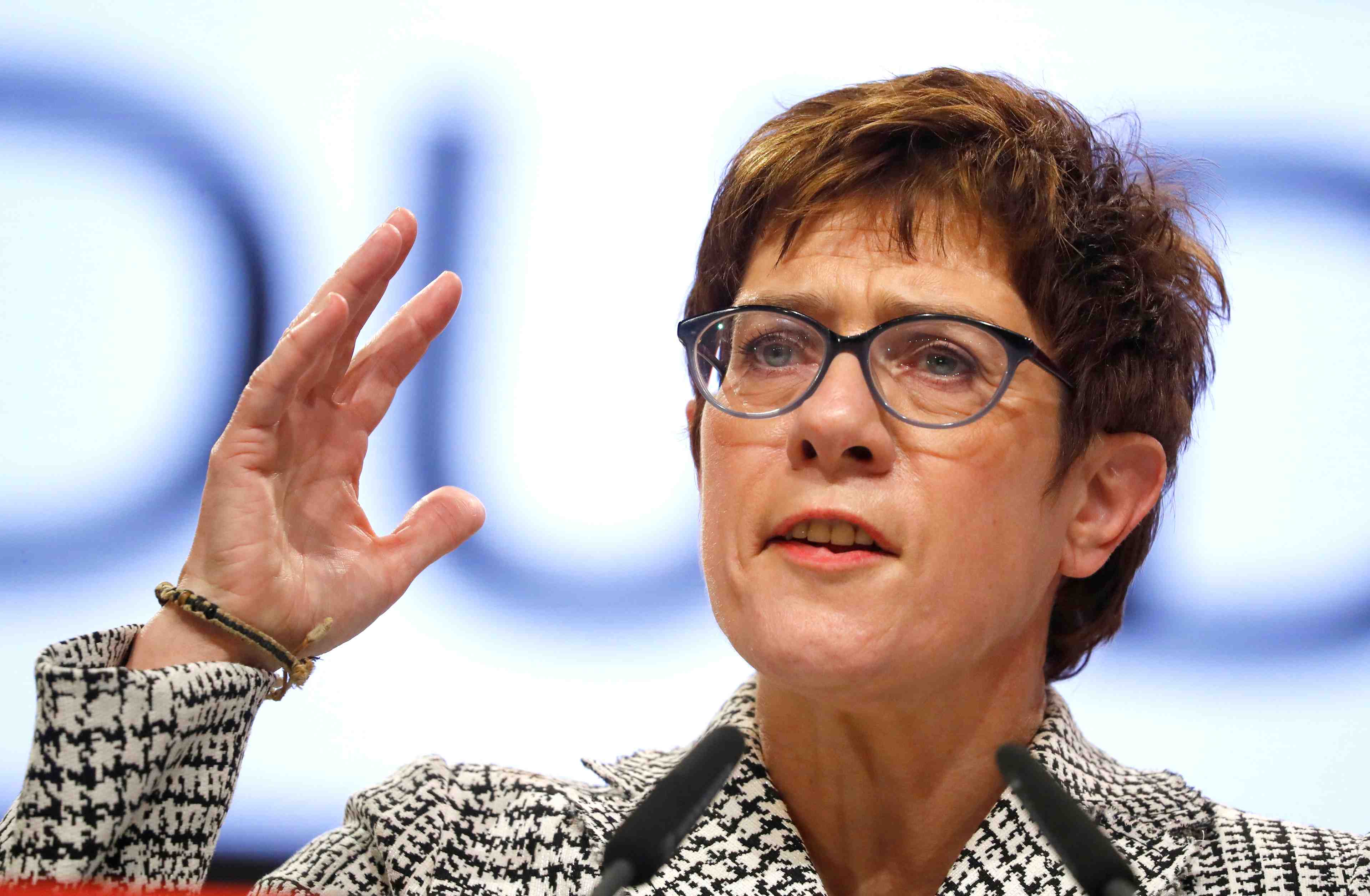 Les conservateurs allemands songent a exclure le fidesz du ppe