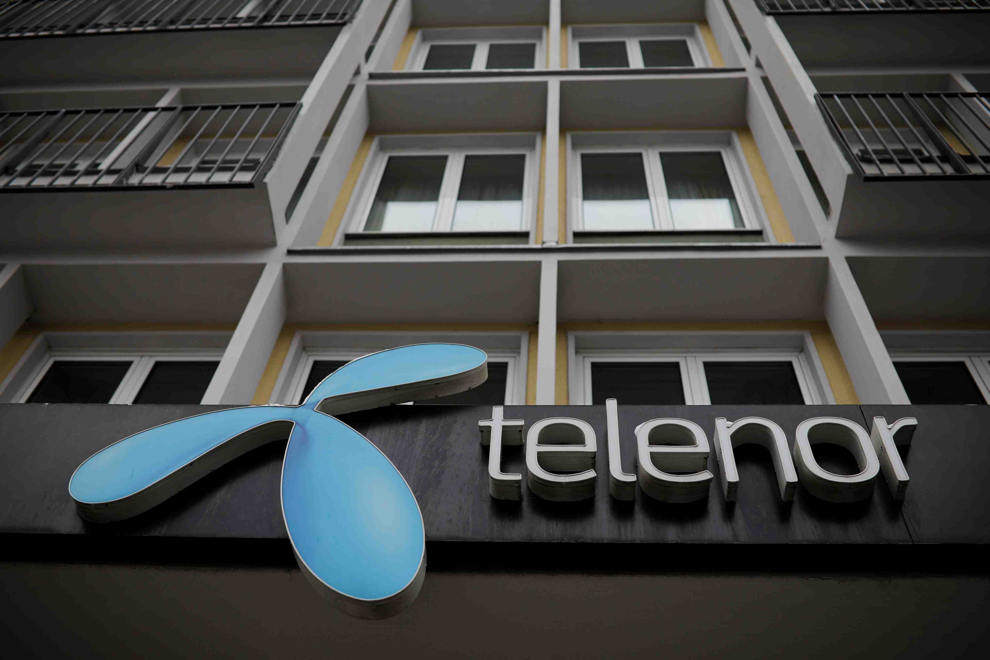 Telecoms: telenor debourse 1,5 milliard d'euros pour 54% du finlandais dna