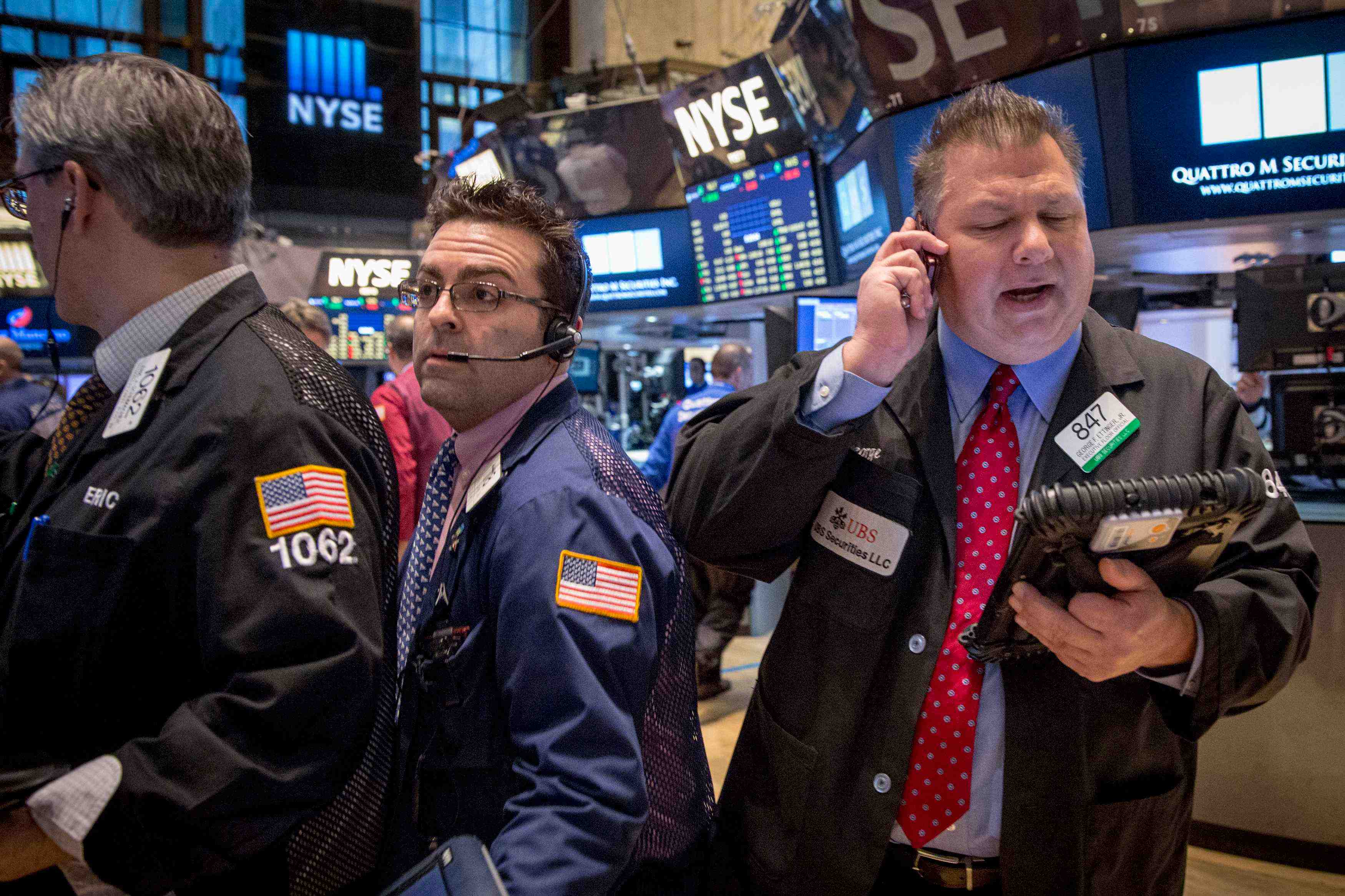 La bourse de new york finit en net repli