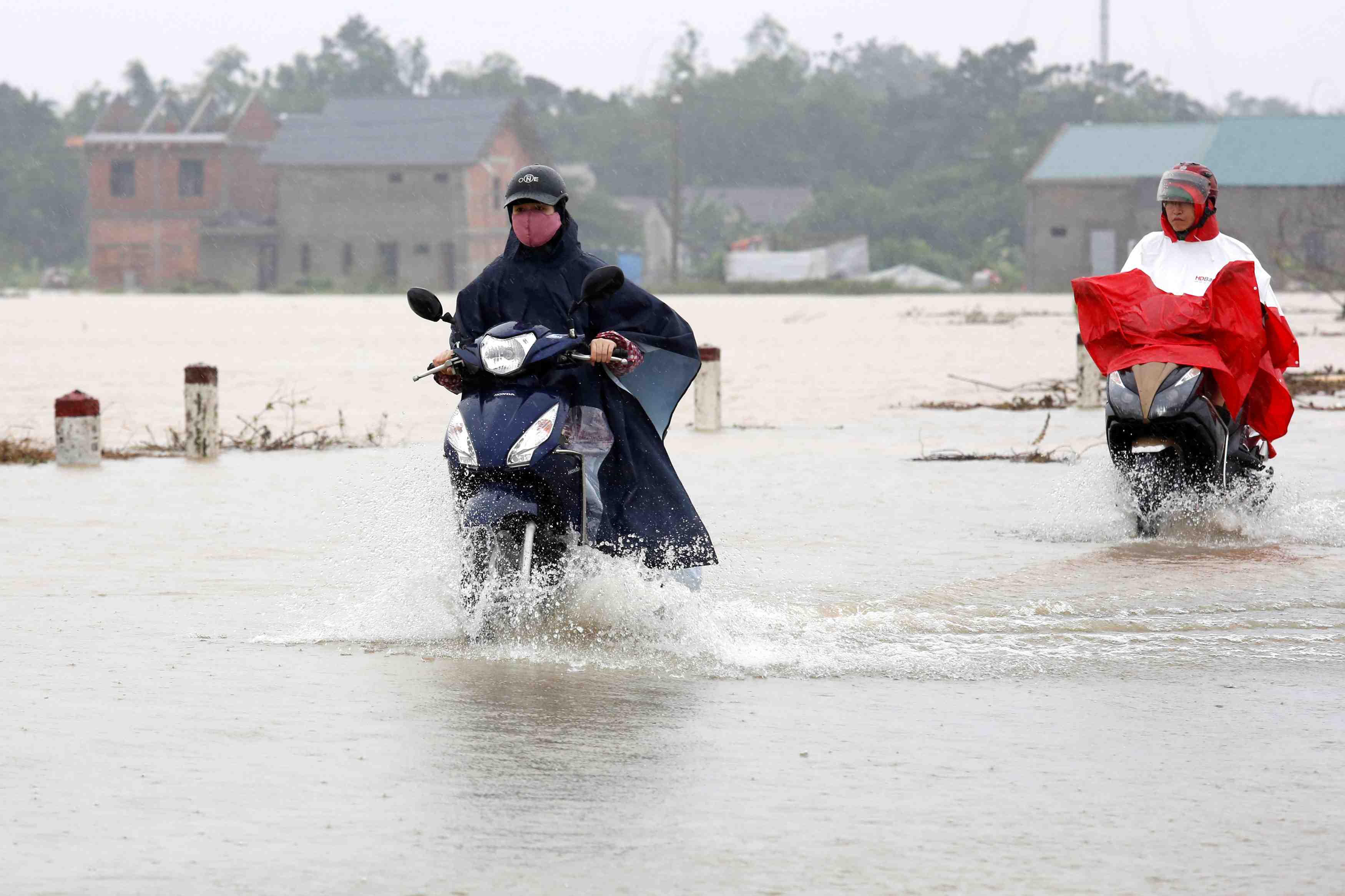 Un typhon fait 27 morts et 22 disparus au vietnam
