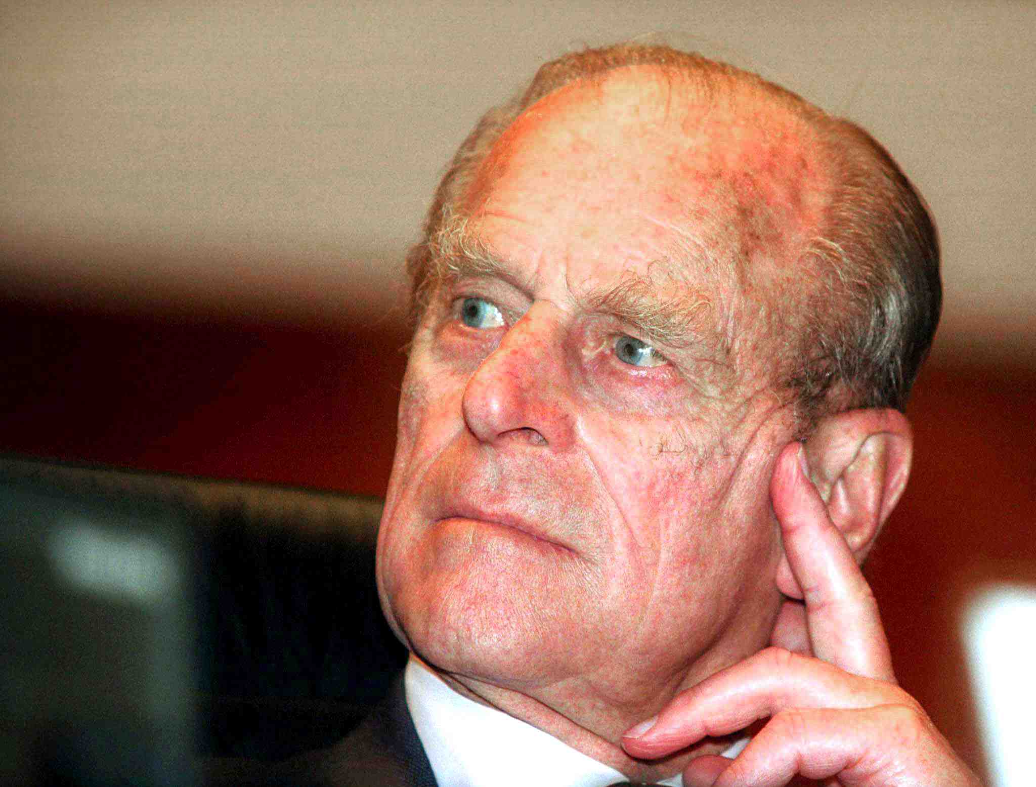 Le prince philip, figure bourrue de la monarchie britannique