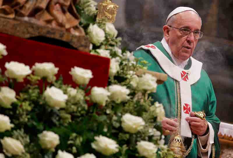 Le pape appelle les cardinaux à éviter les comportements de cour