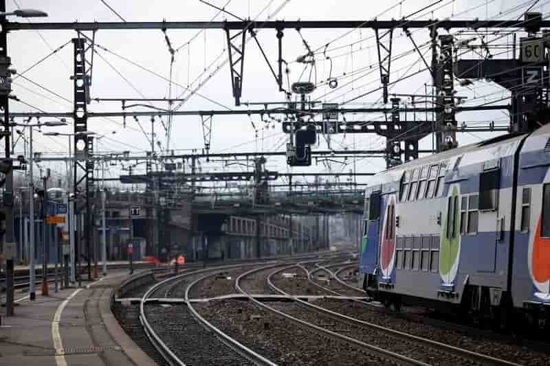 Trafic rer perturbe mardi apres un appel a la greve