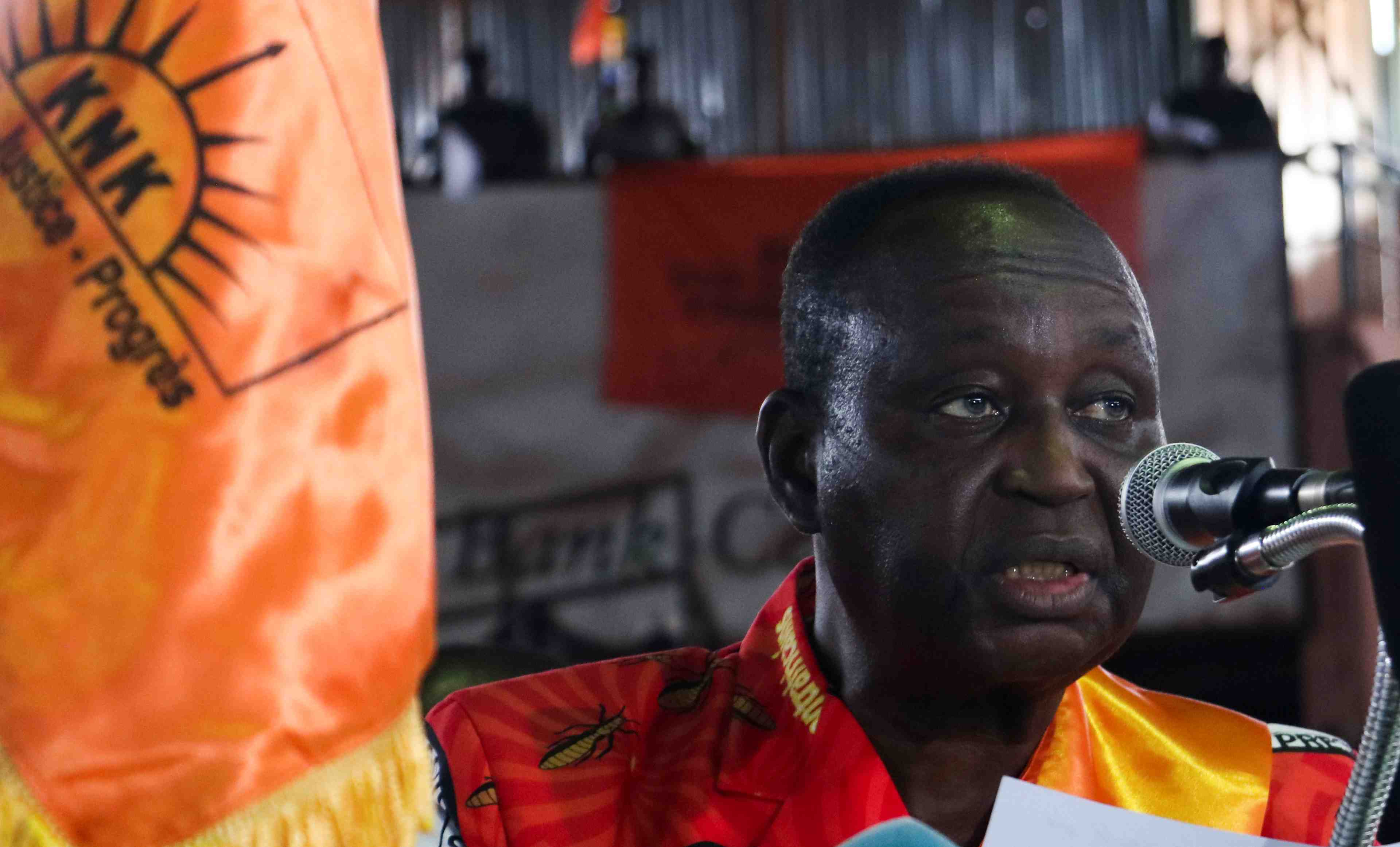 Centrafrique: l'ex-president bozize candidat a la presidentielle