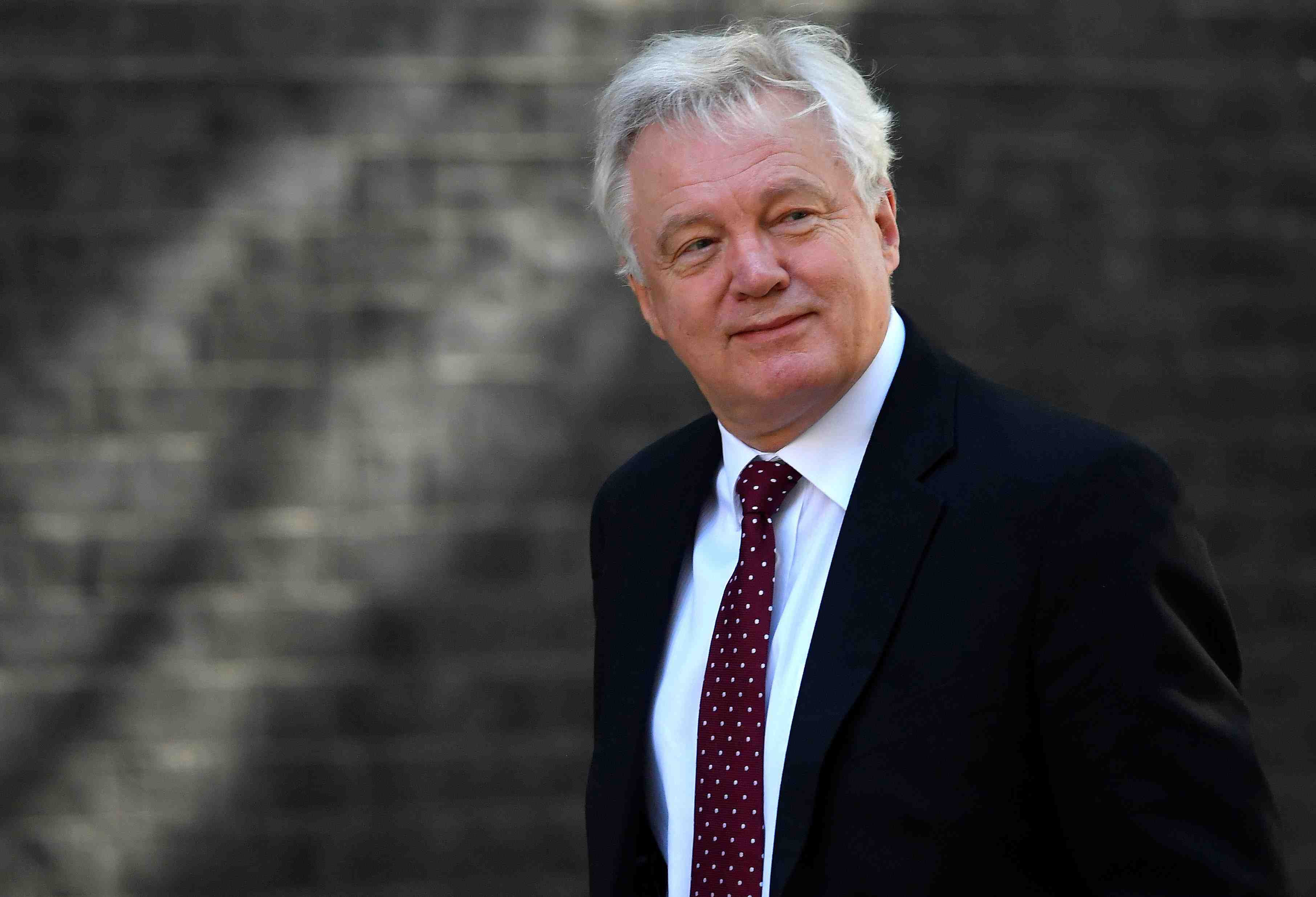 Brexit: 30 a 40 deputes tories prets a voter contre le plan de may, avertit davis