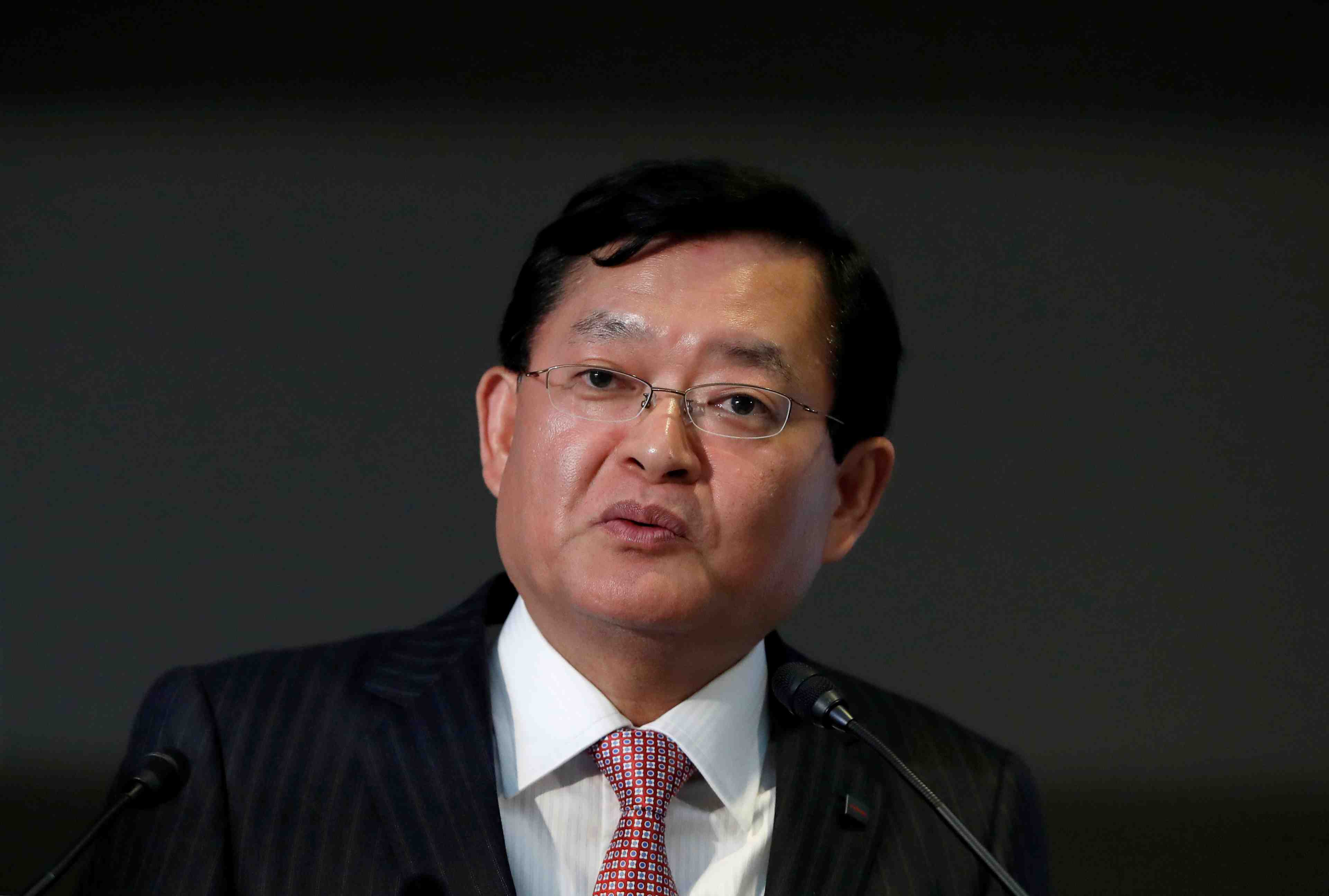 Demission du pdg de toshiba sur fond de discussions sur un rachat du groupe