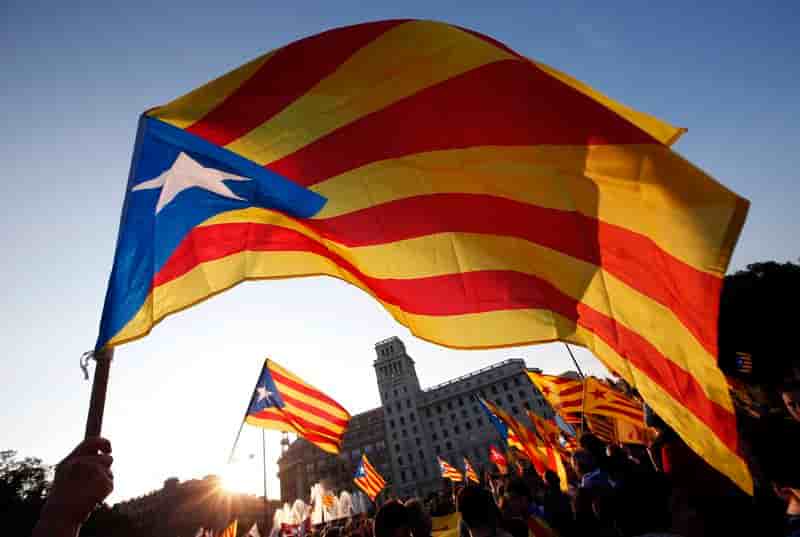 Un roi espagnol populaire, atout pour régler la crise catalane?