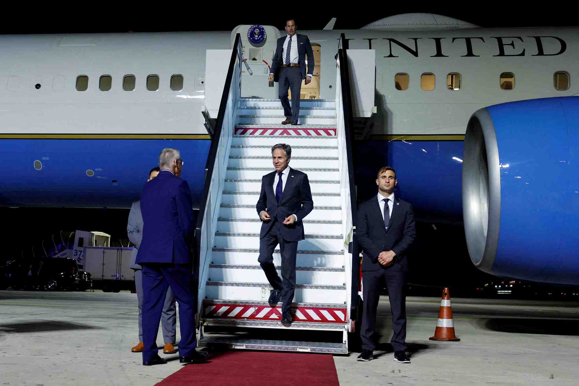 Le secretaire d'etat americain antony blinken arrive a l'aeroport ben gurion pres de tel aviv
