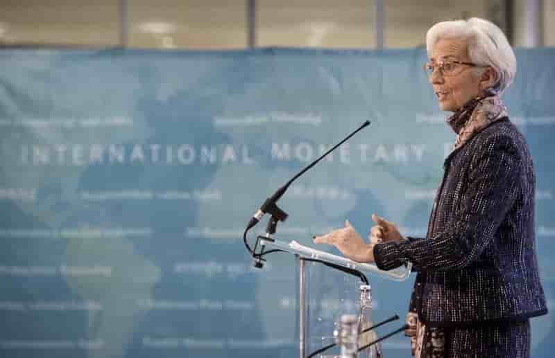 Christine lagarde devrait deposer un recours contre son renvoi devant la cjr