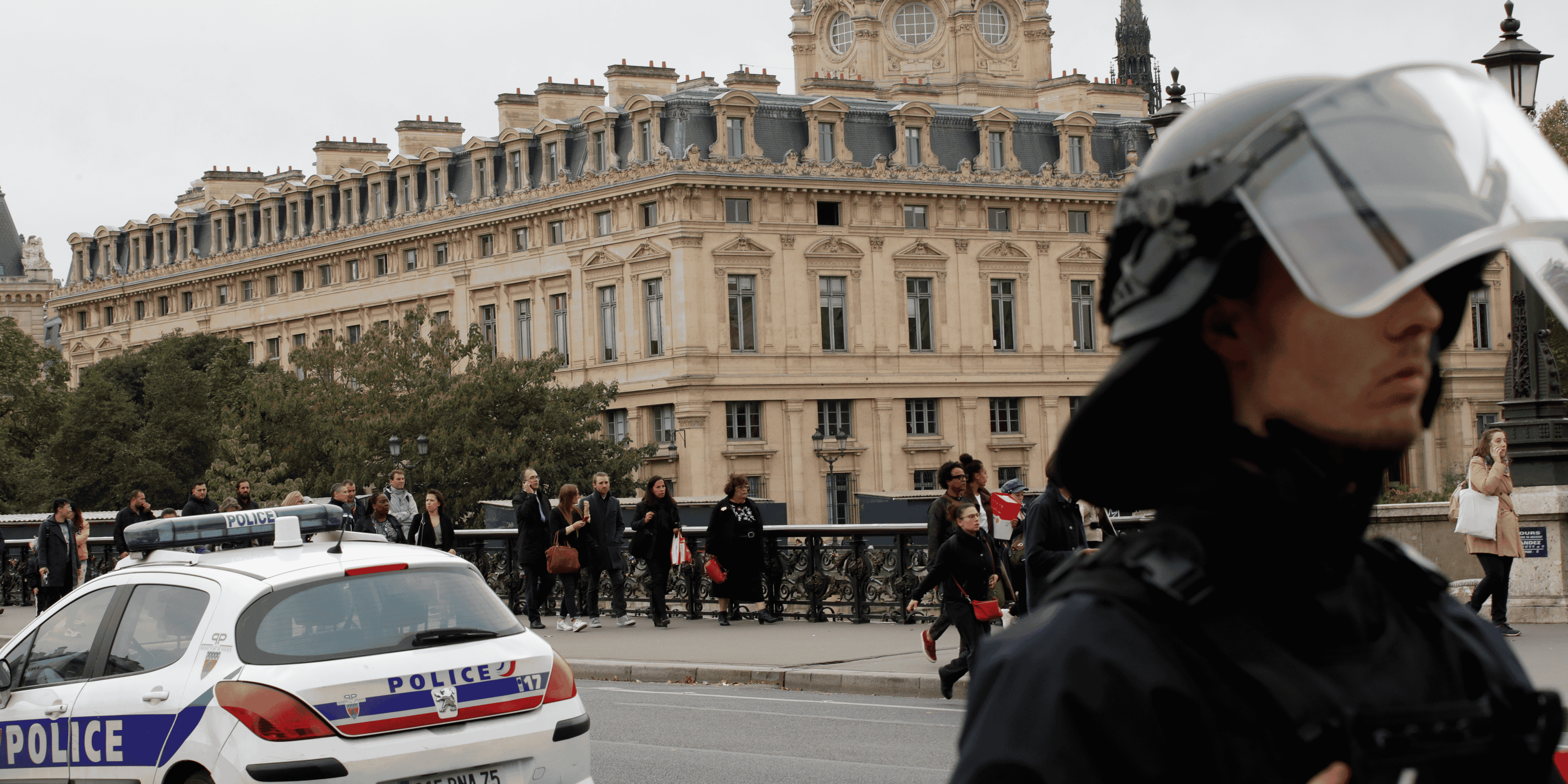 attaque au couteau, Paris, préfecture,
