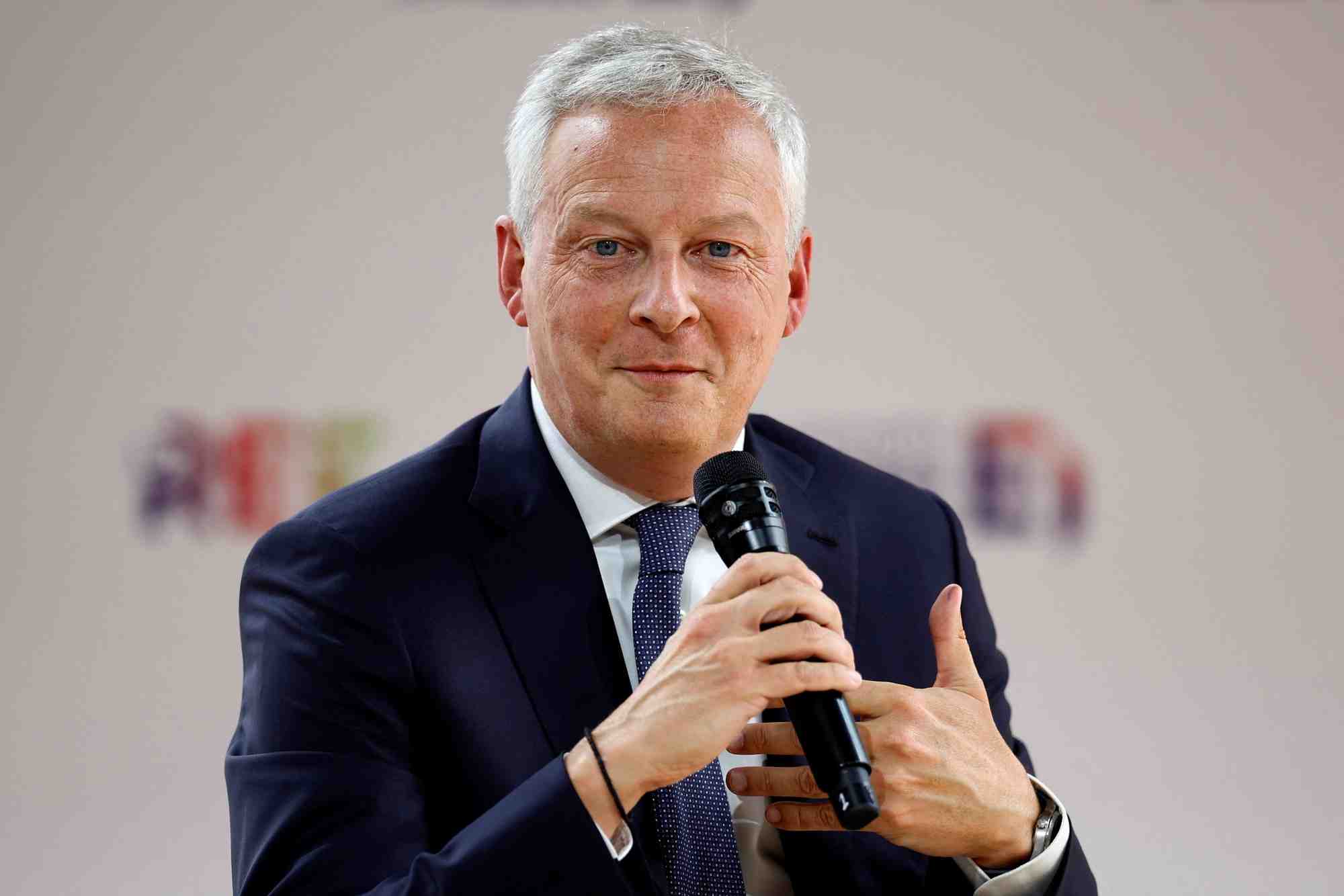 Le ministre francais de l'economie et des finances bruno le maire lors d'un discours a paris