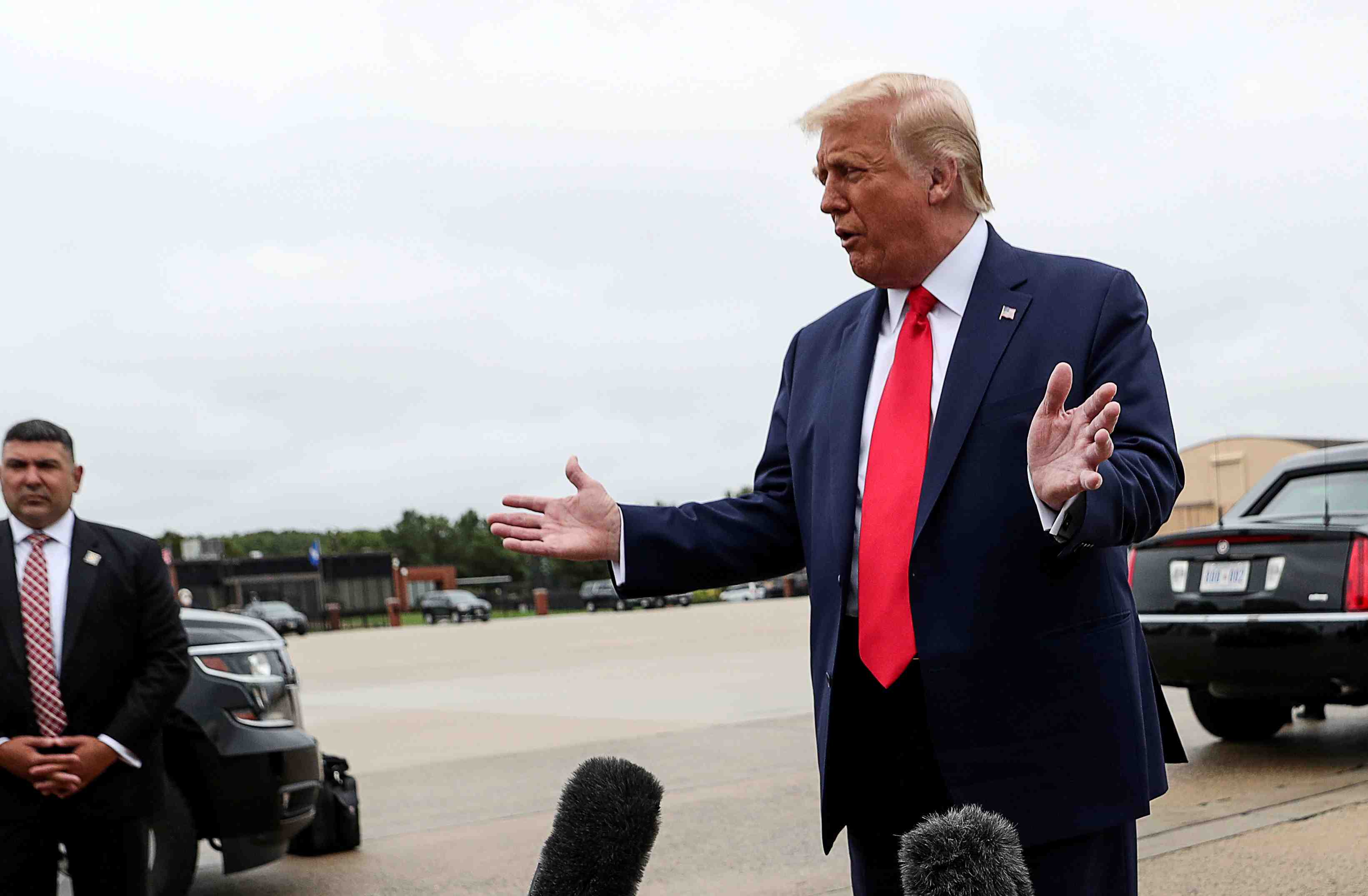 Trump evoque un complot de "voyous" contre la convention republicaine