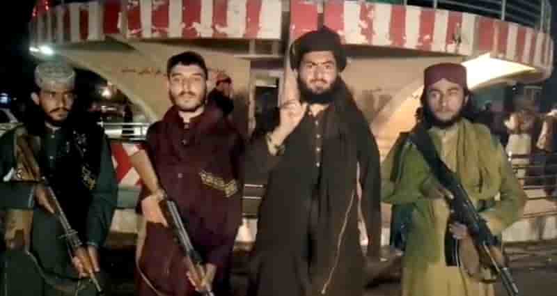 Afghanistan: les taliban s'emparent d'une huitieme capitale provinciale en six jours