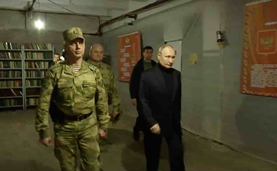 Photo de vladimir poutine dans la region de louhansk