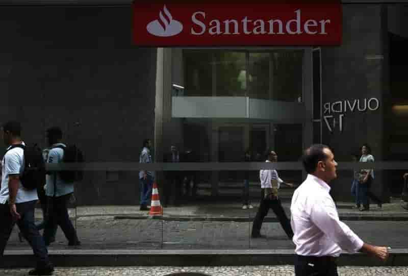 Banco santander voit son benefice annuel bondir de 30% en 2014