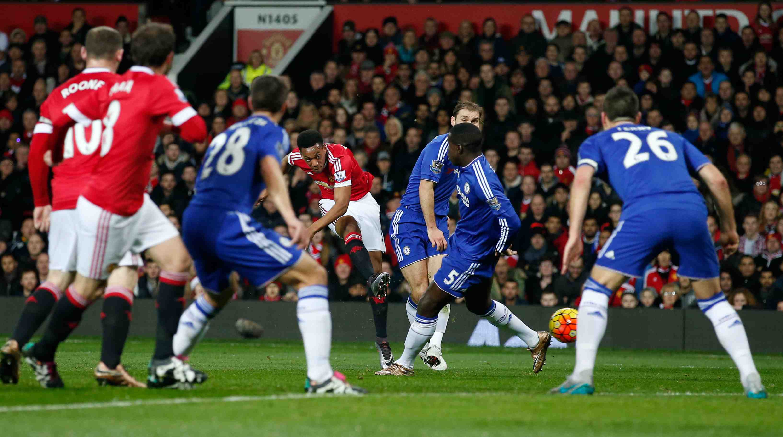 Pas de vainqueur entre man.u et chelsea, arsenal leader provisoire