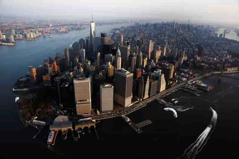 Etats-unis: la croissance du 4e trimestre revisee a la hausse