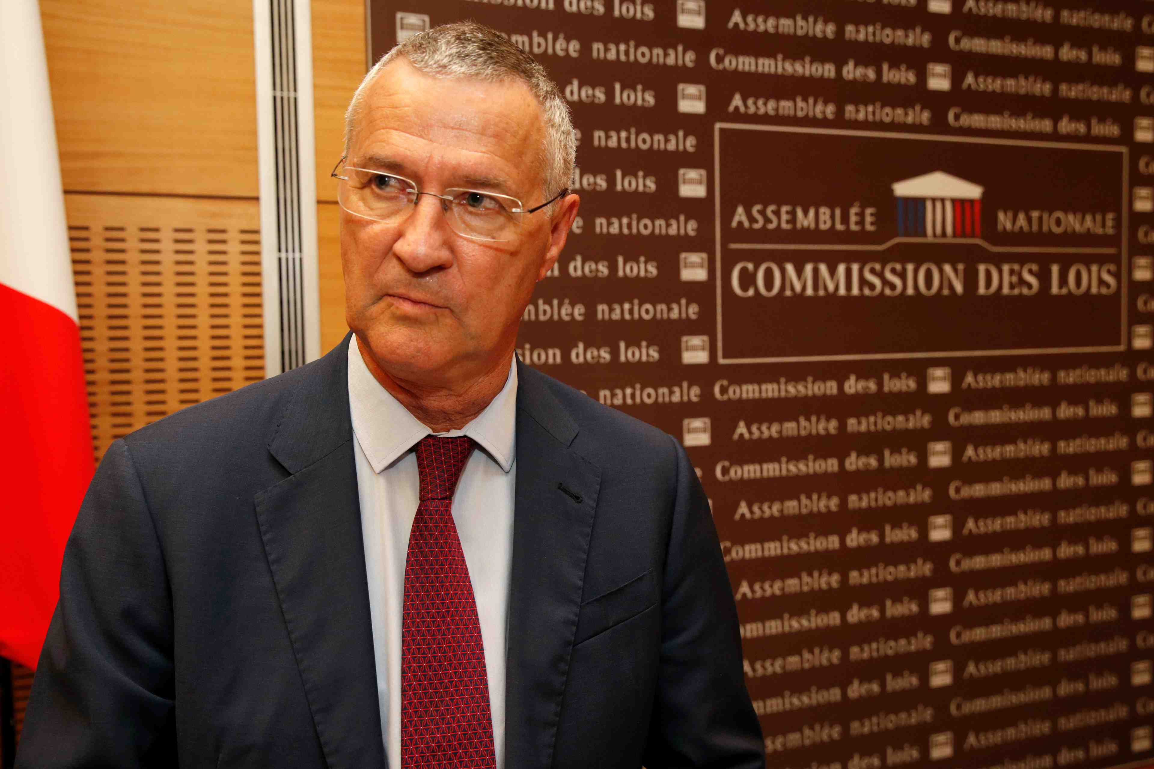 Strzoda "assume" la sanction infligee a benalla