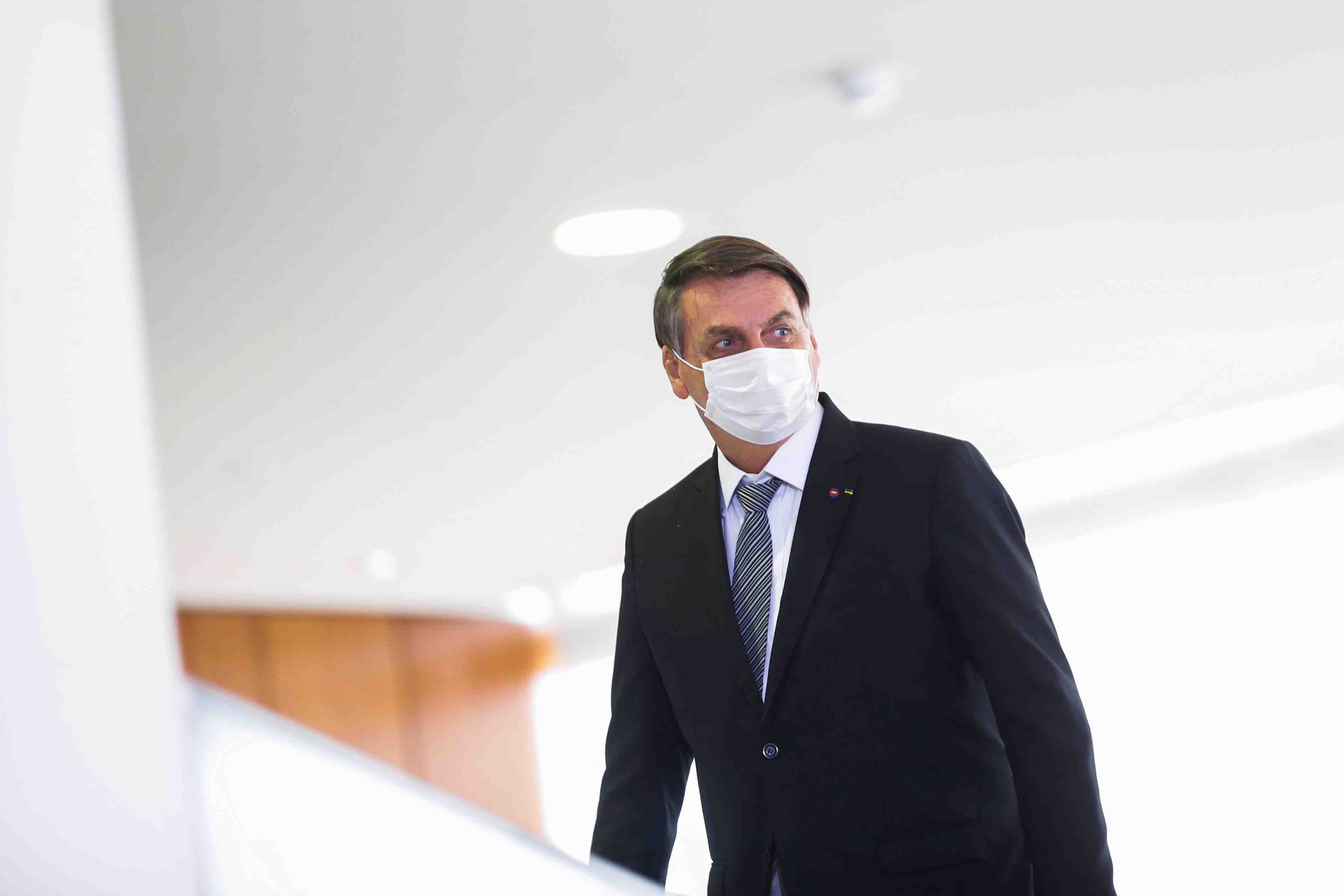 Bresil: le senat enquete sur la gestion par bolsonaro de la crise sanitaire