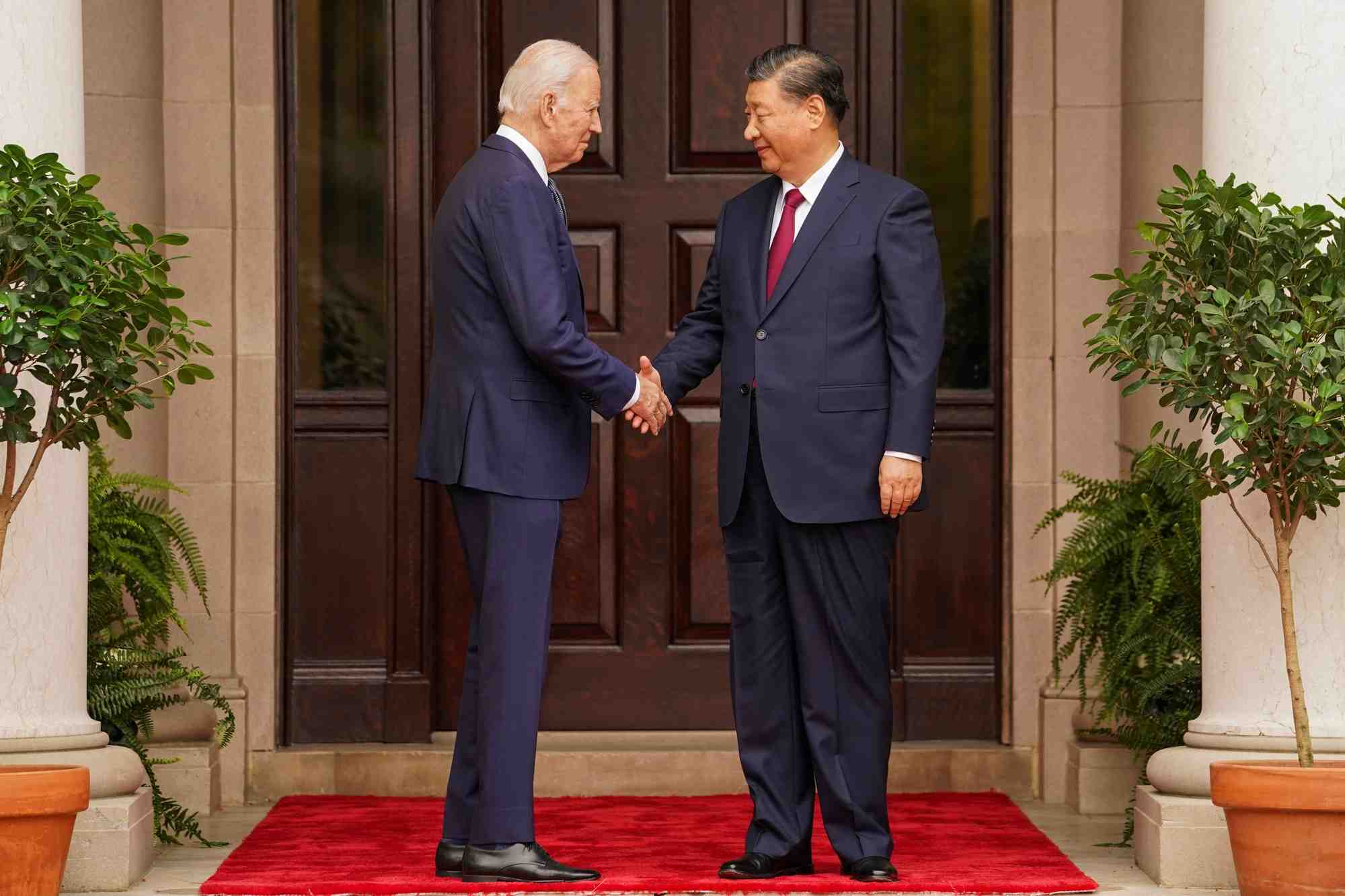 Joe biden et xi jinping au sommet de l'apec a woodside, en californie
