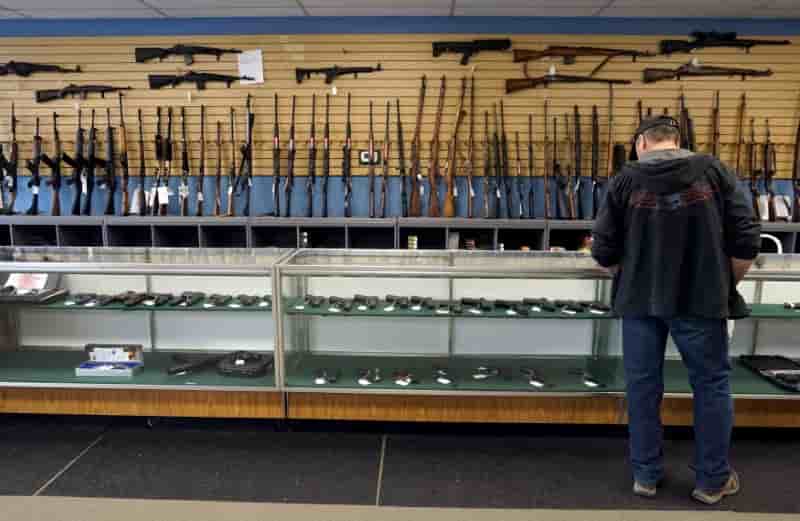 Etats-unis: pas de loi rapide sur les armes, malgre les propos de trump