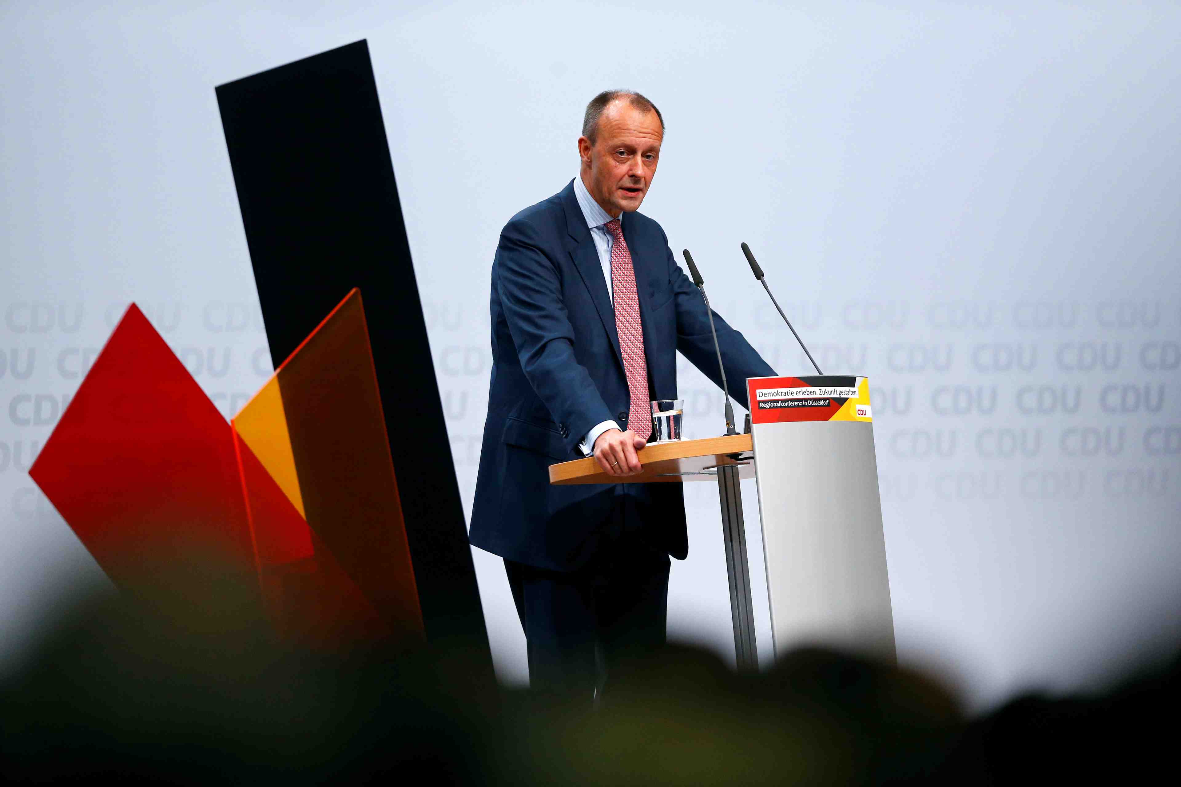Allemagne: schauble soutient publiquement merz a la tete de la cdu