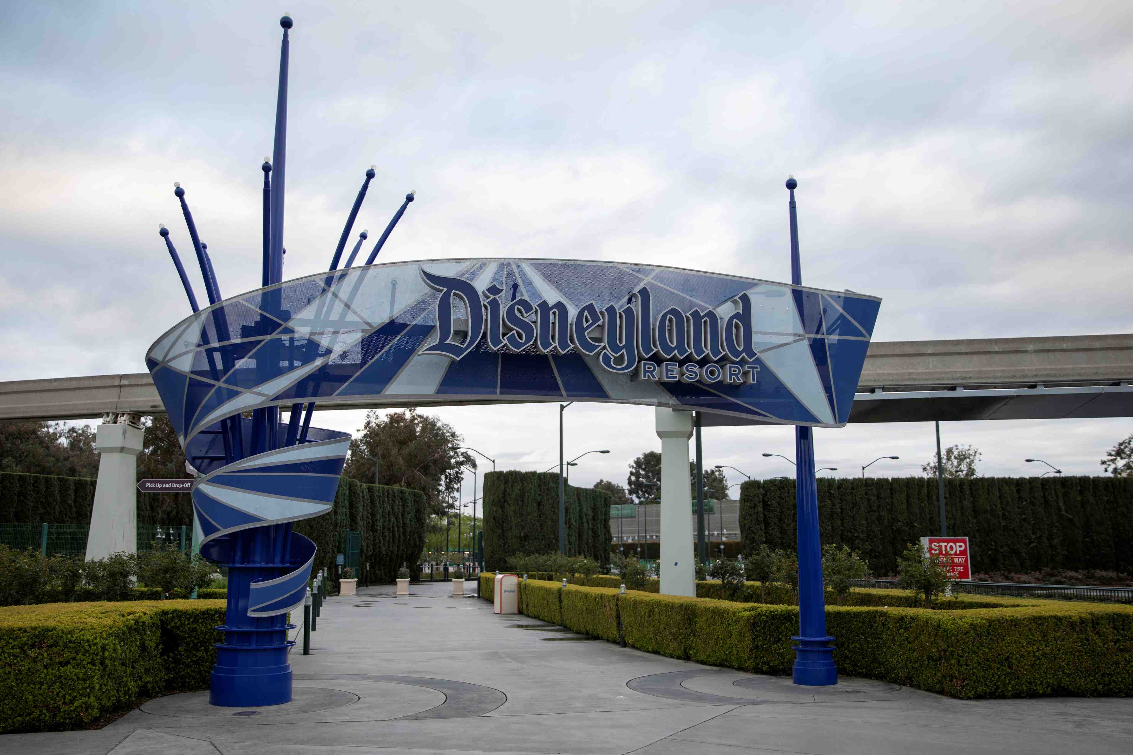 Reouverture le 30 avril des parcs disney en californie