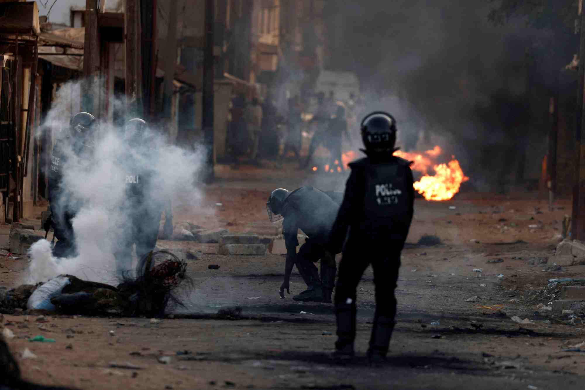 Affrontement entre les forces de securite et les partisans du leader de l'opposition senegalaise ousmane sonko, a dakar, au senegal