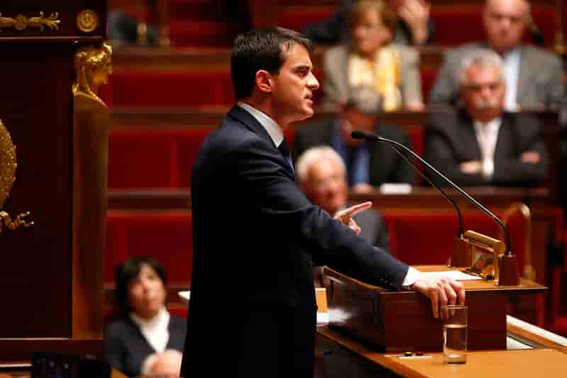 Manuel Valls se sent renforcé par un vote "fondateur"