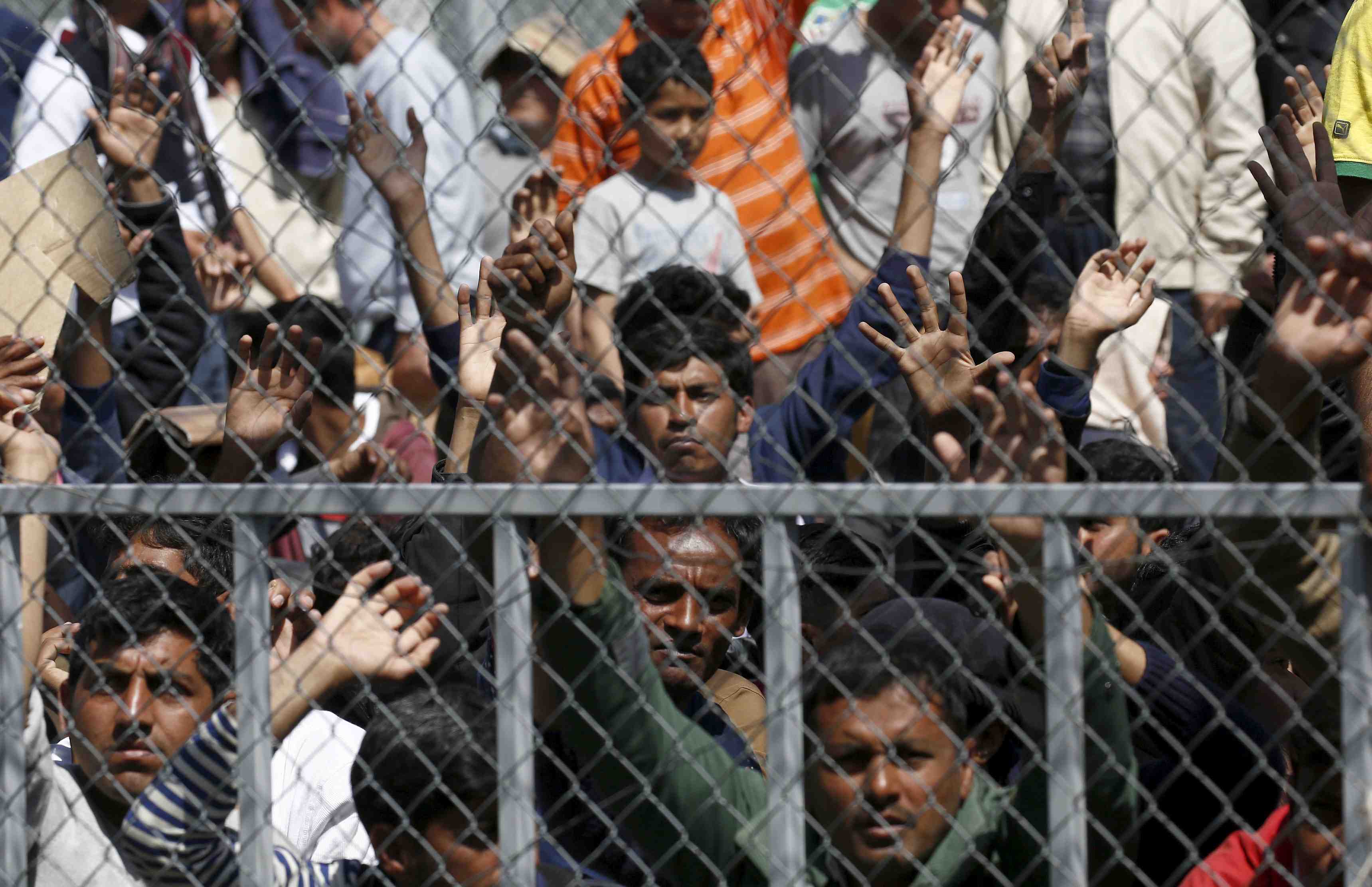 Quelque 200 migrants devraient etre renvoyes en turquie mercredi
