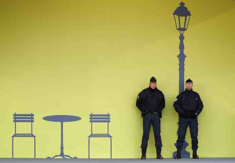 Le projet de revision constitutionnelle ne prevoit pas de fixer la duree de l'etat d'urgence
