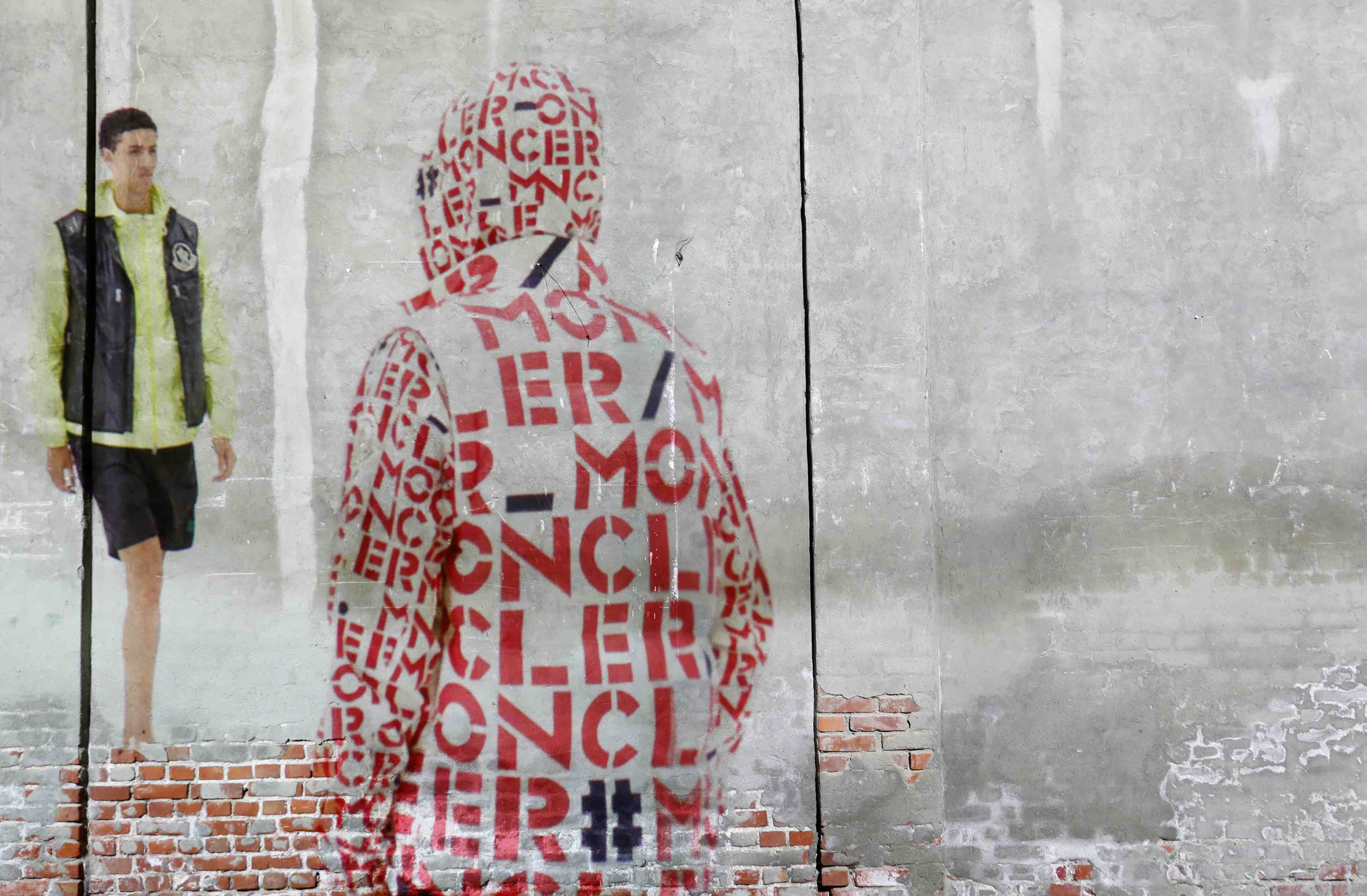 Aucune hypothese concrete de rapprochement a l'etude, dit moncler