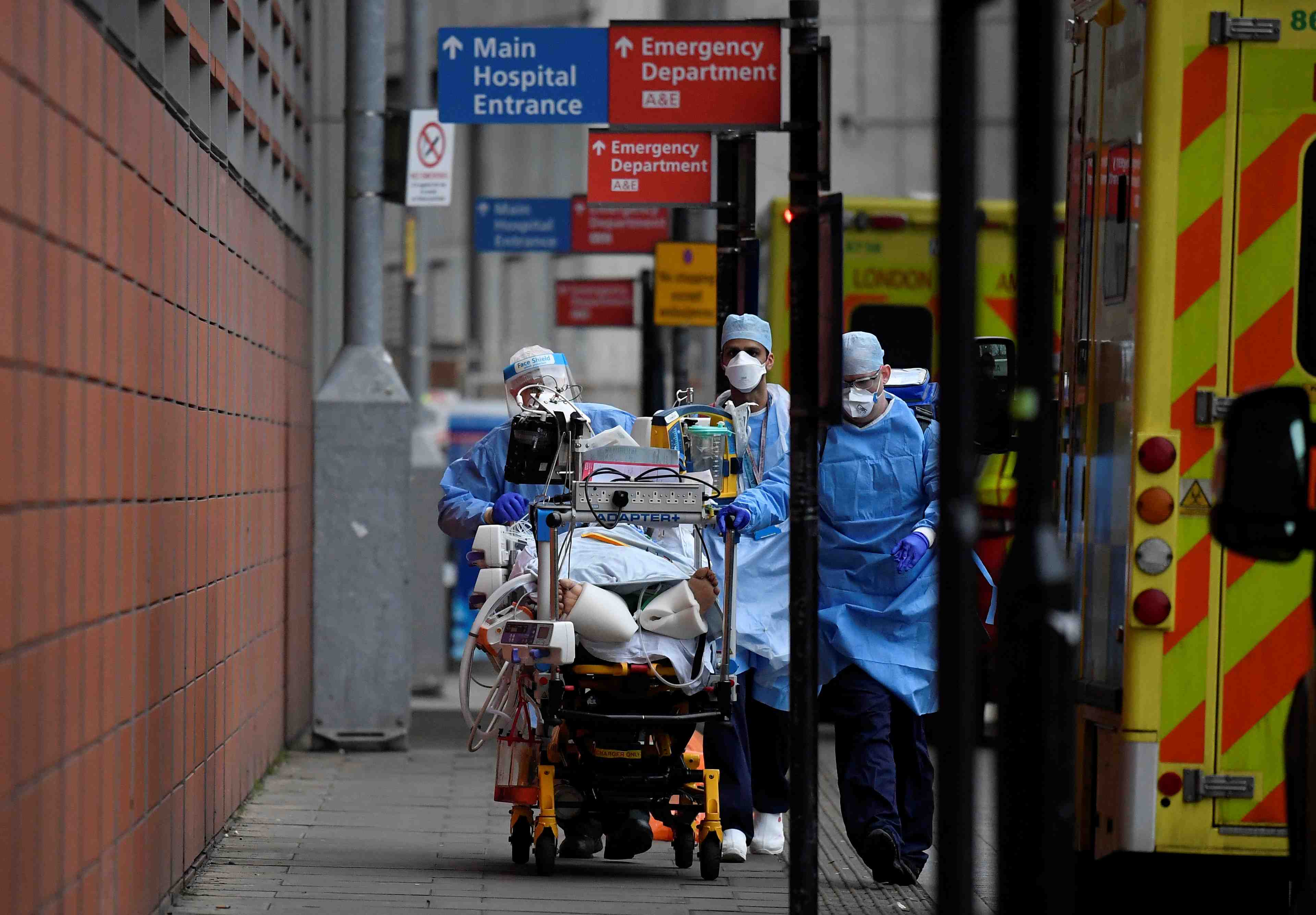 Le royaume-uni recense 25.308 nouveaux cas et 1.725 morts lies au coronavirus