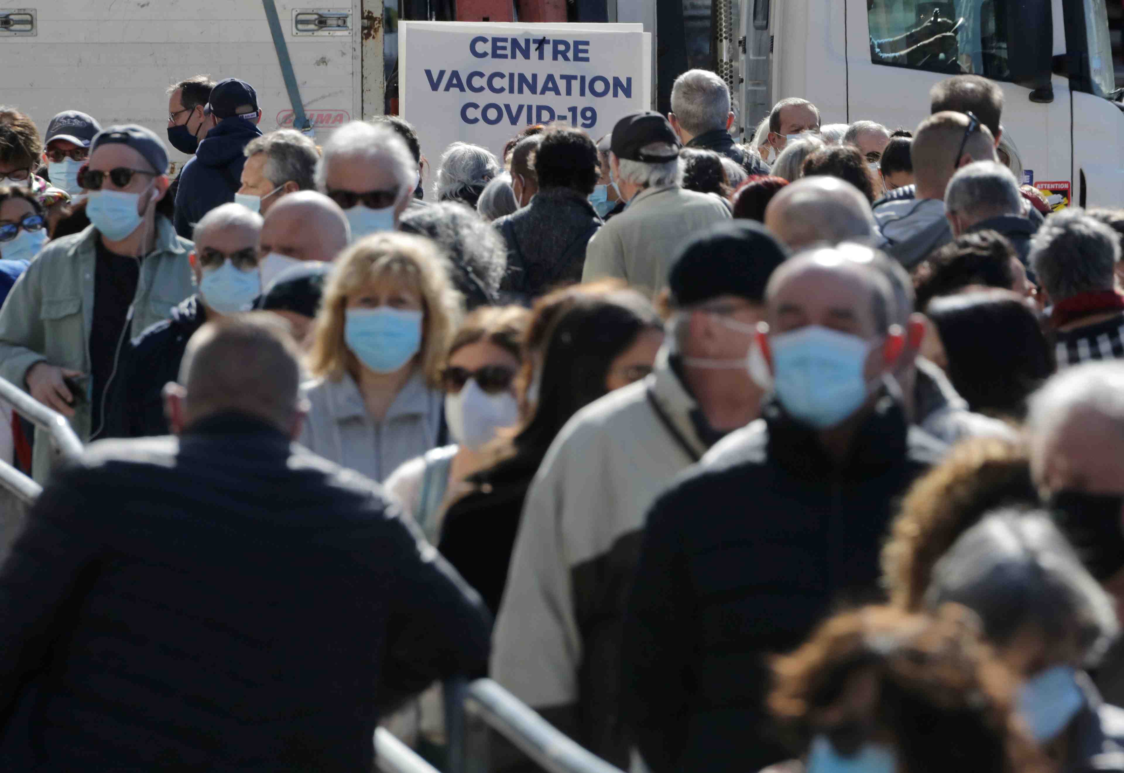 Coronavirus: la france affine encore sa strategie vaccinale