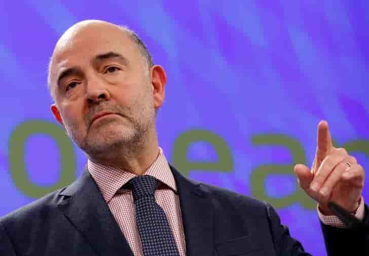 Moscovici s'est aussi fait offrir des costumes de luxe