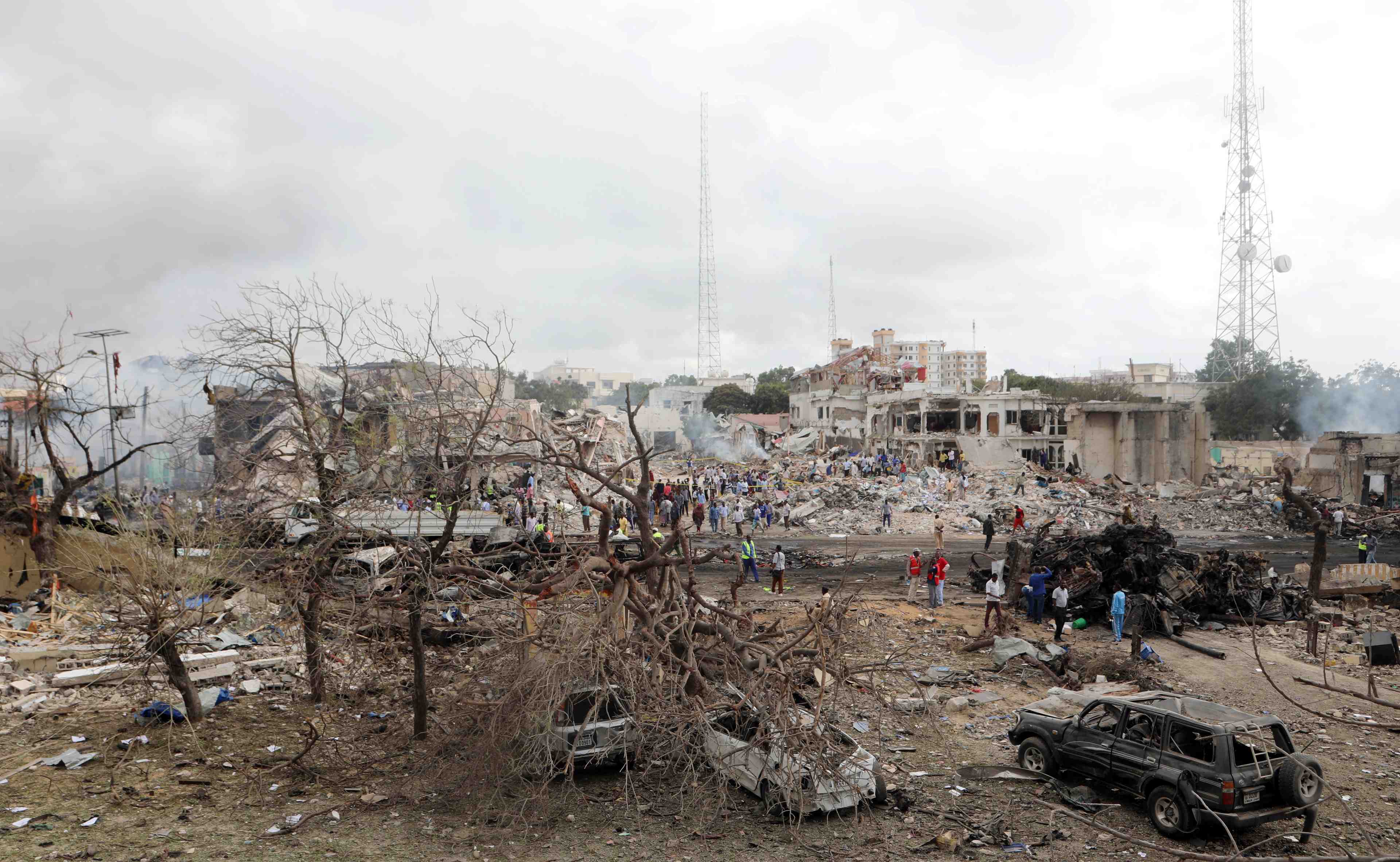 Somalie: le bilan du double attentat de mogadiscio porte a 300 morts