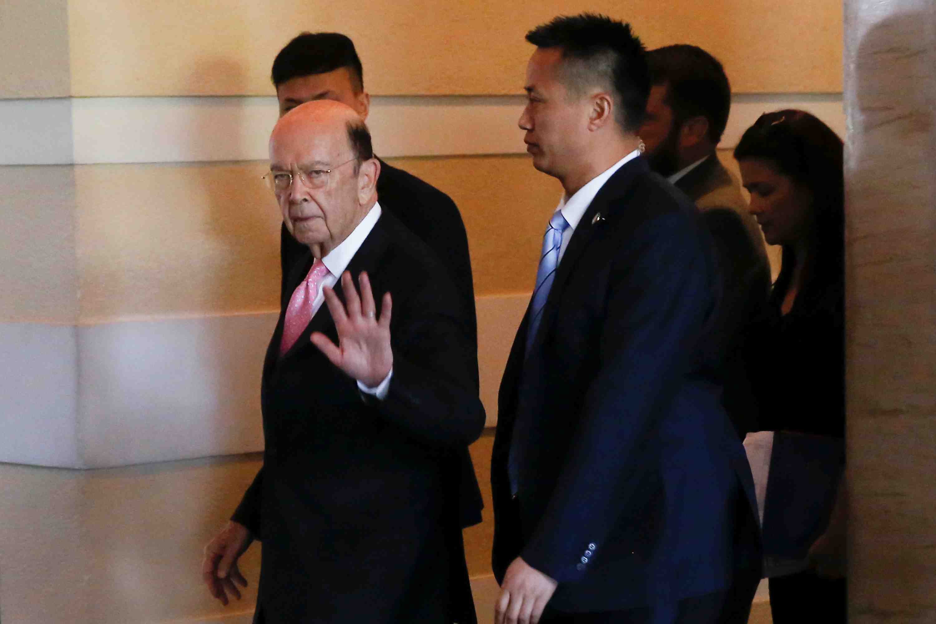 Le secretaire americain au commerce reclame des achats a peking