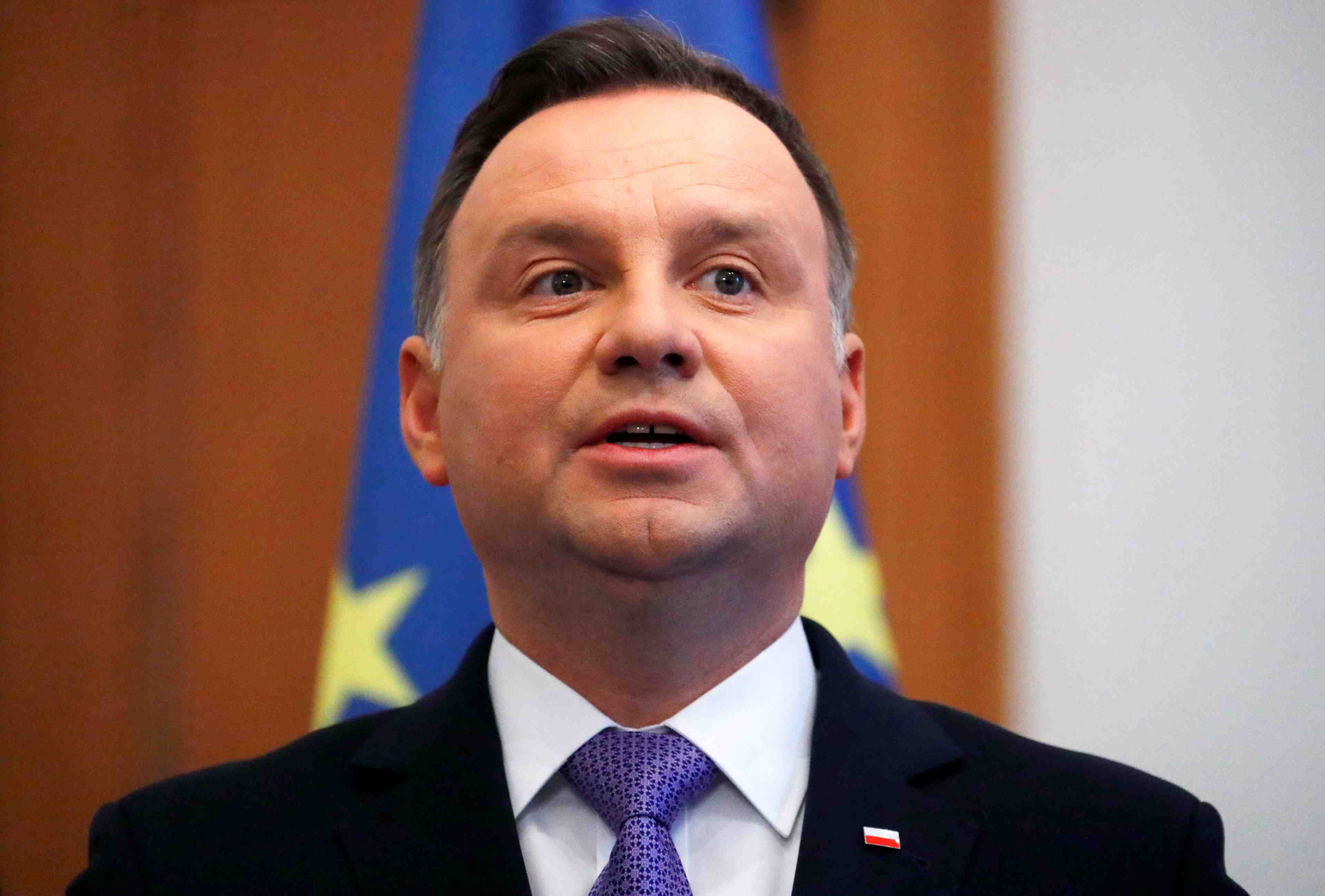 Bruxelles salue un geste de la pologne sur la cour supreme
