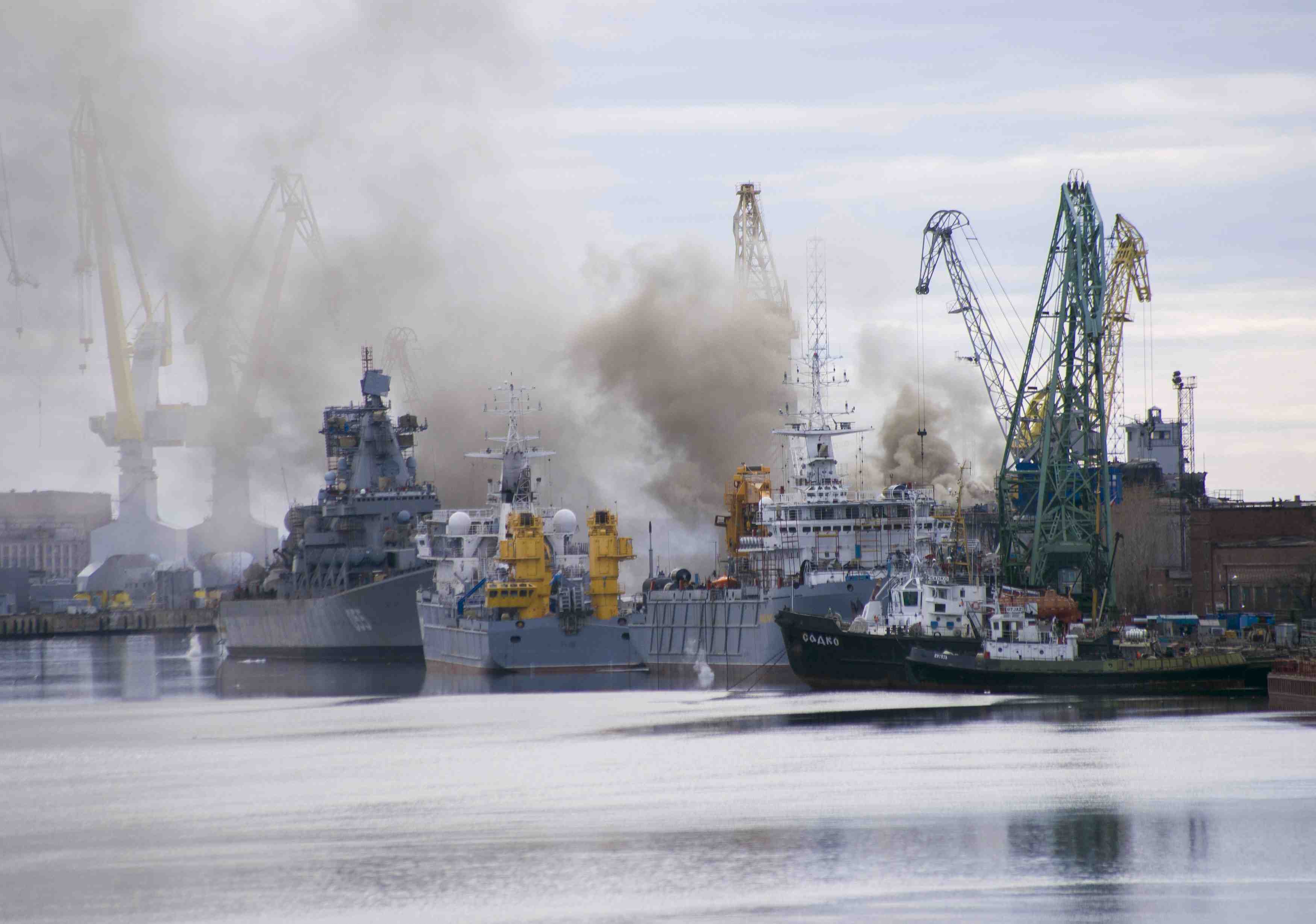 Incendie a bord d'un sous-marin russe sur un chantier naval