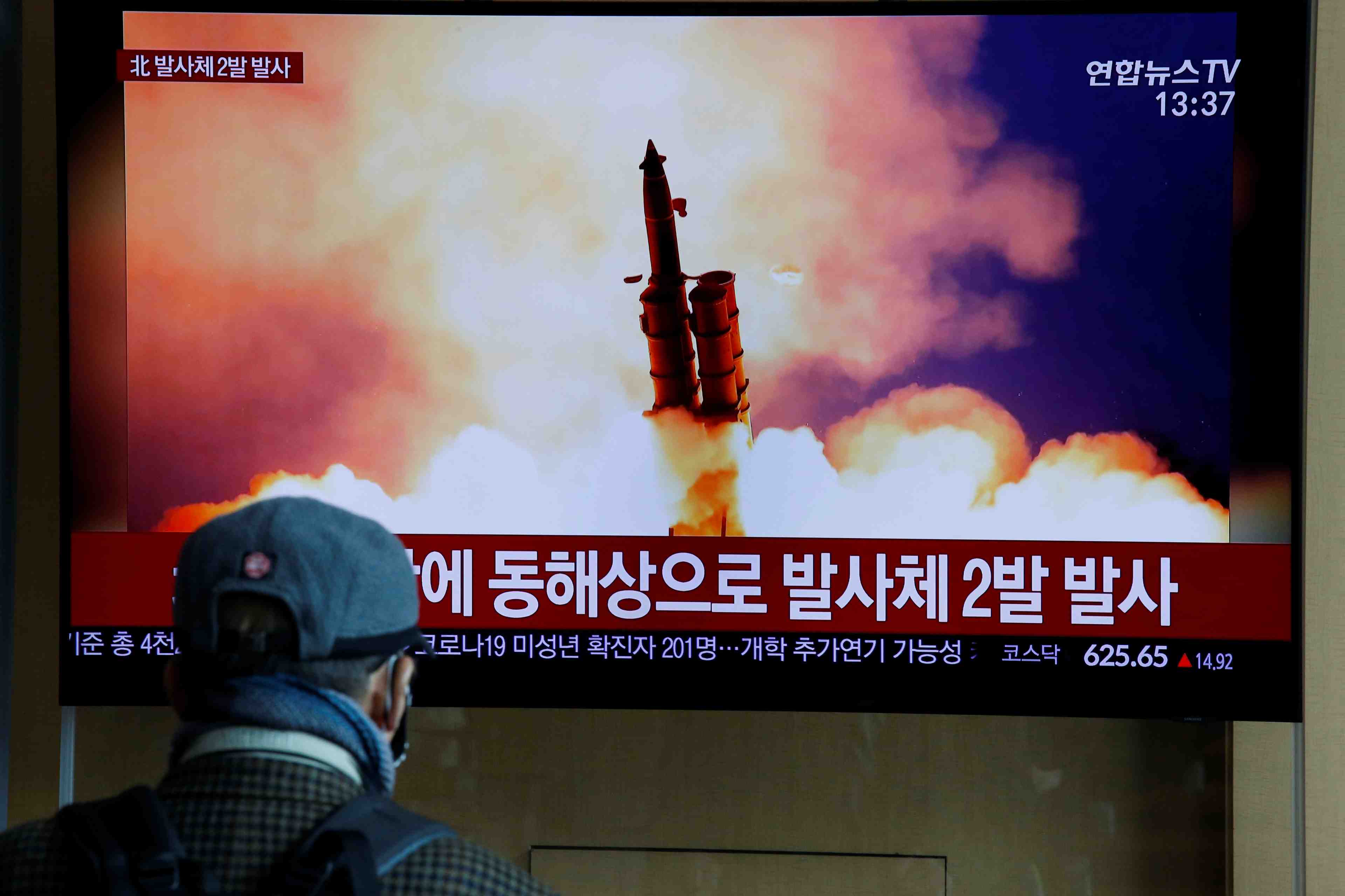 La coree du nord a tire deux projectiles non identifies, dit seoul