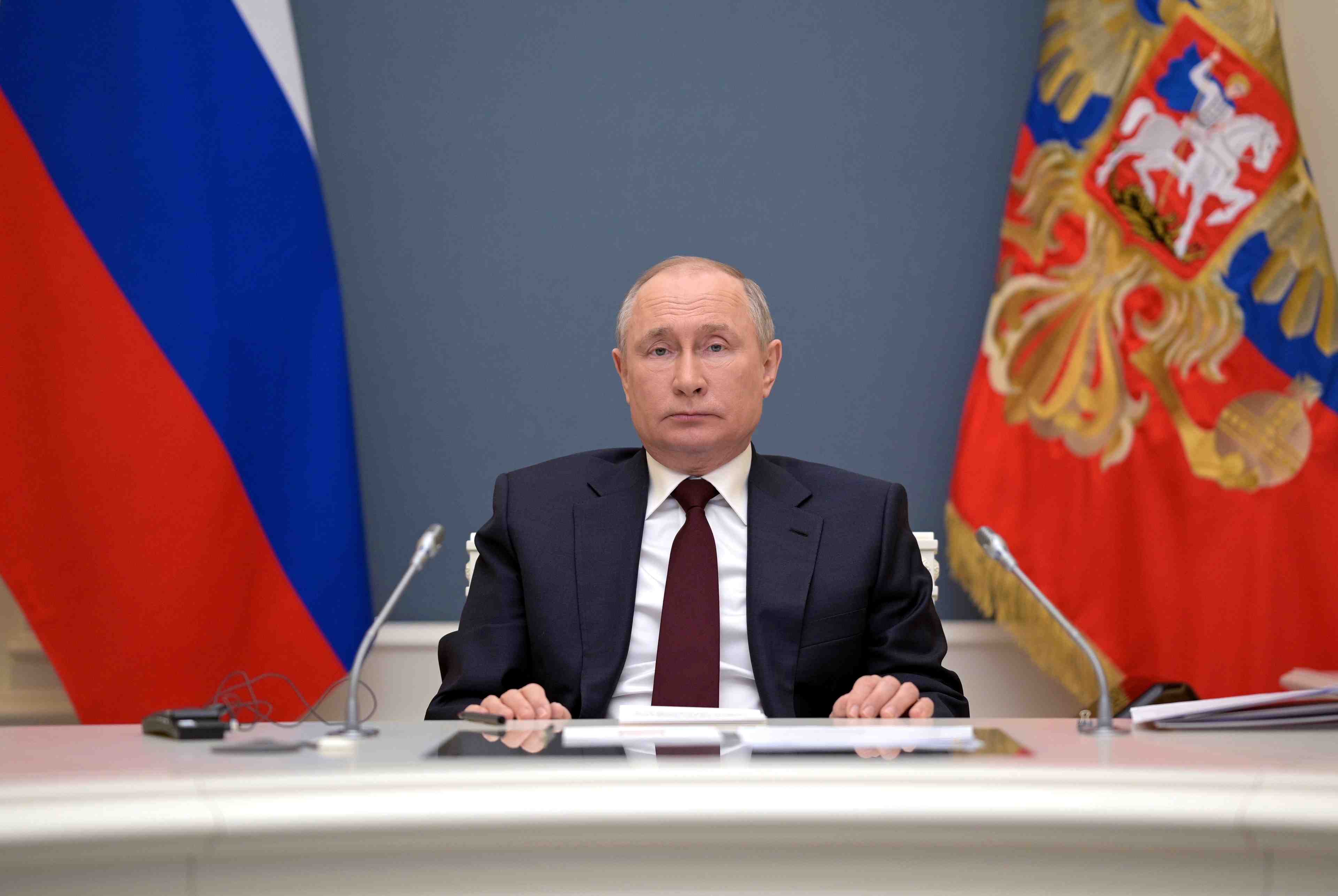 Poutine dit etre pret a accueillir zelenski pour des discussions