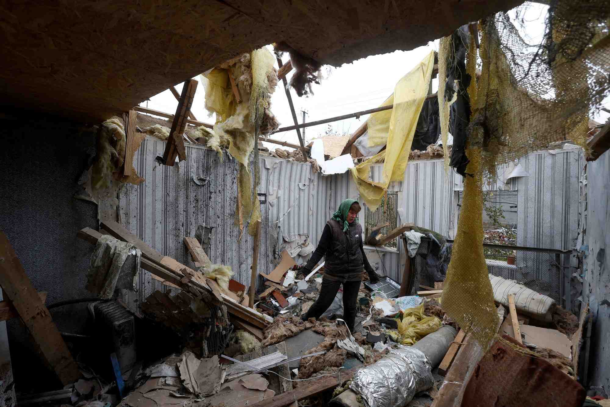 Photo d'archives: une maison detruite lors d'une attaque militaire russe dans le village de novooleksandrivka, dans la region de kherson